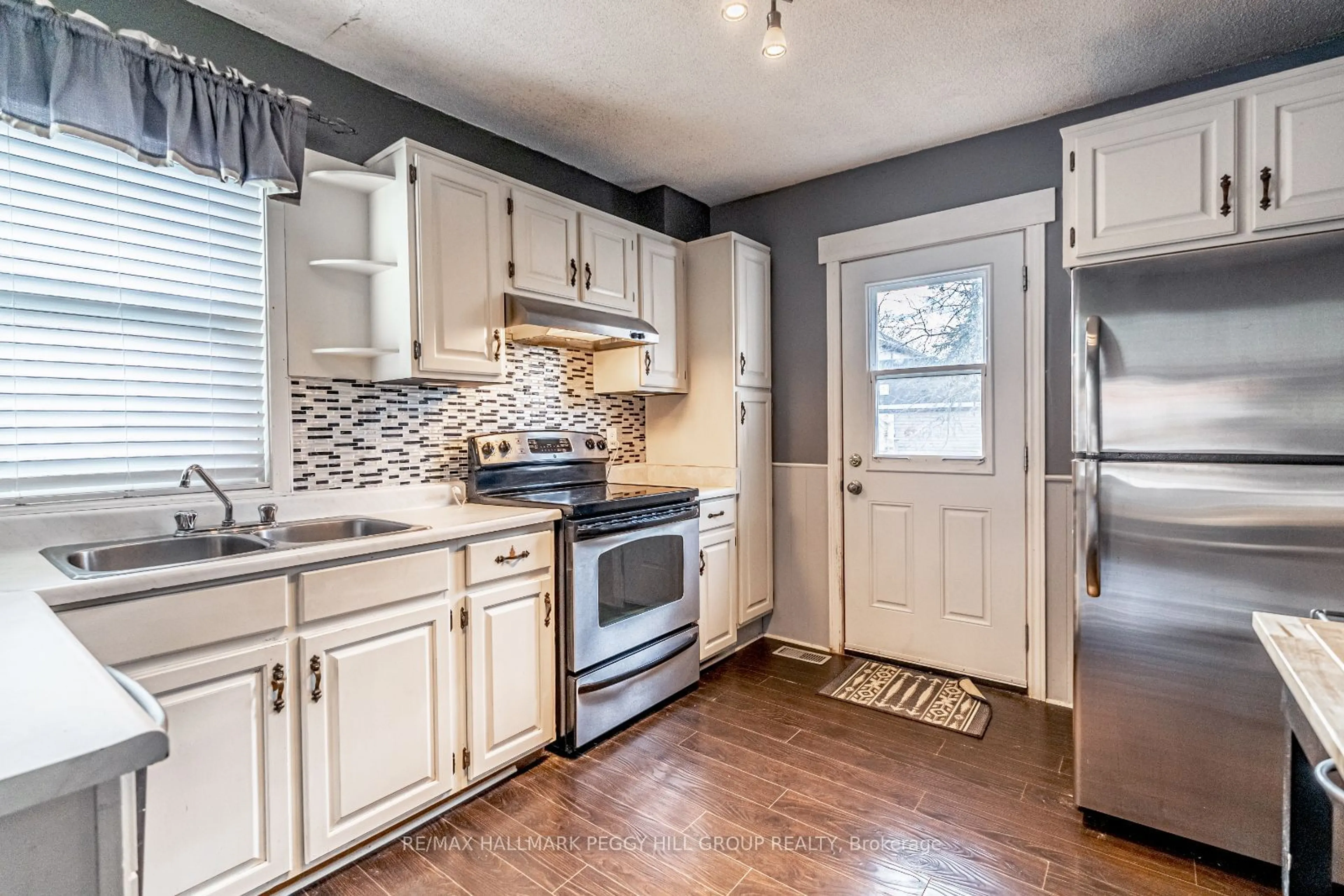 Open concept kitchen, unknown for 145 Coldwater Rd, Orillia Ontario L3V 3L7