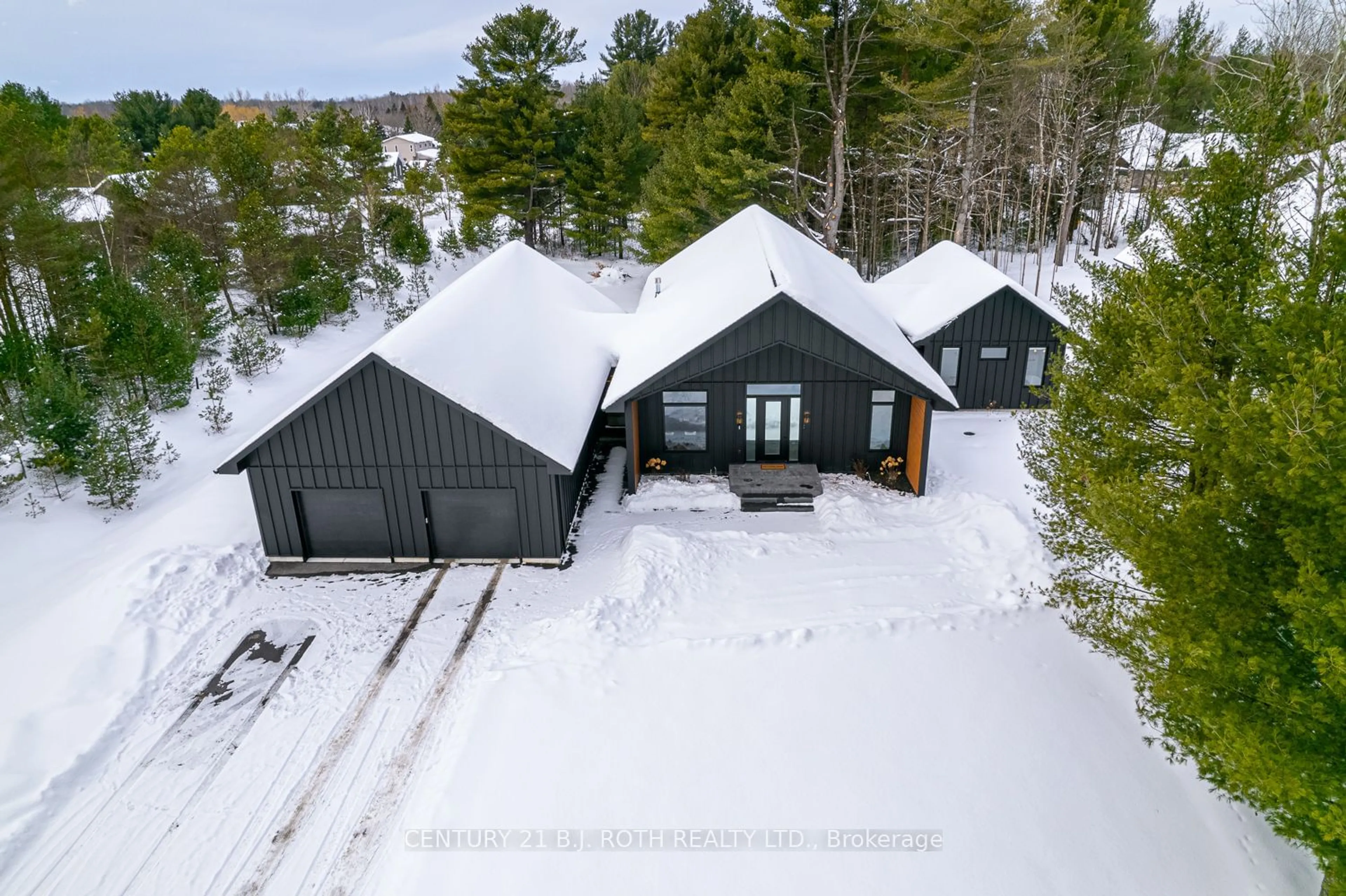 A pic from outside/outdoor area/front of a property/back of a property/a pic from drone, unknown for 31 Marni Lane, Springwater Ontario L0L 2K0