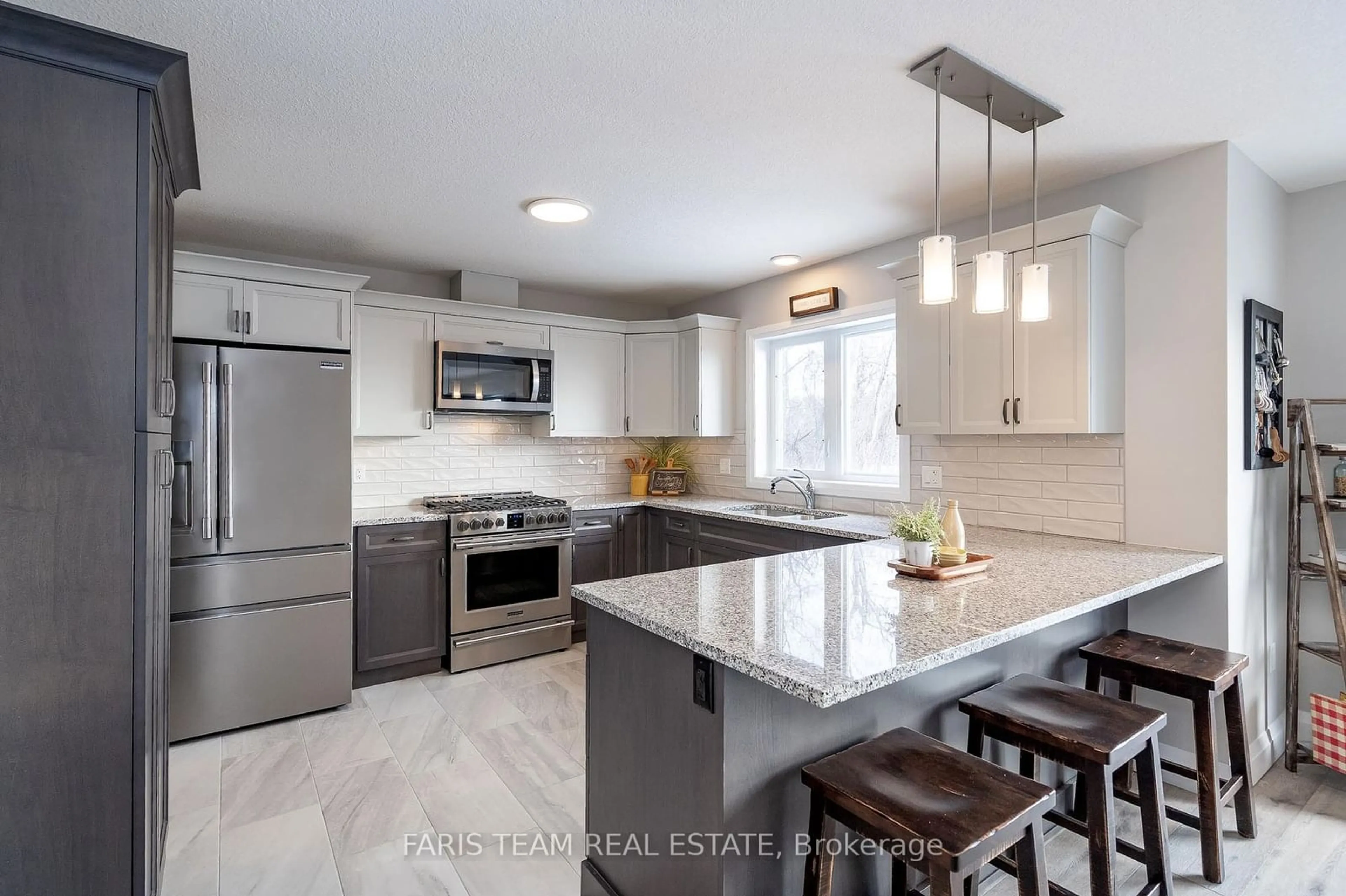 Open concept kitchen, ceramic/tile floor for 317 Edgehill Dr, Barrie Ontario L4N 9X5