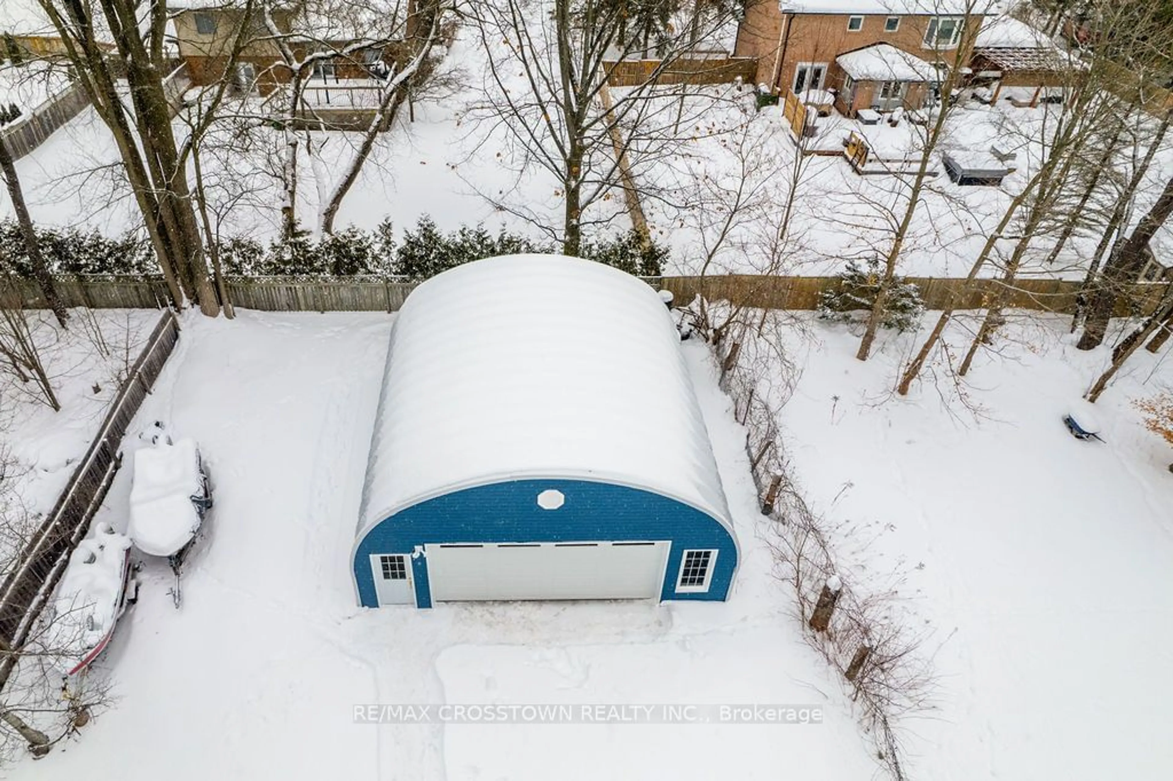 A pic from outside/outdoor area/front of a property/back of a property/a pic from drone, street for 1089 Bayfield St, Springwater Ontario L0L 1X1