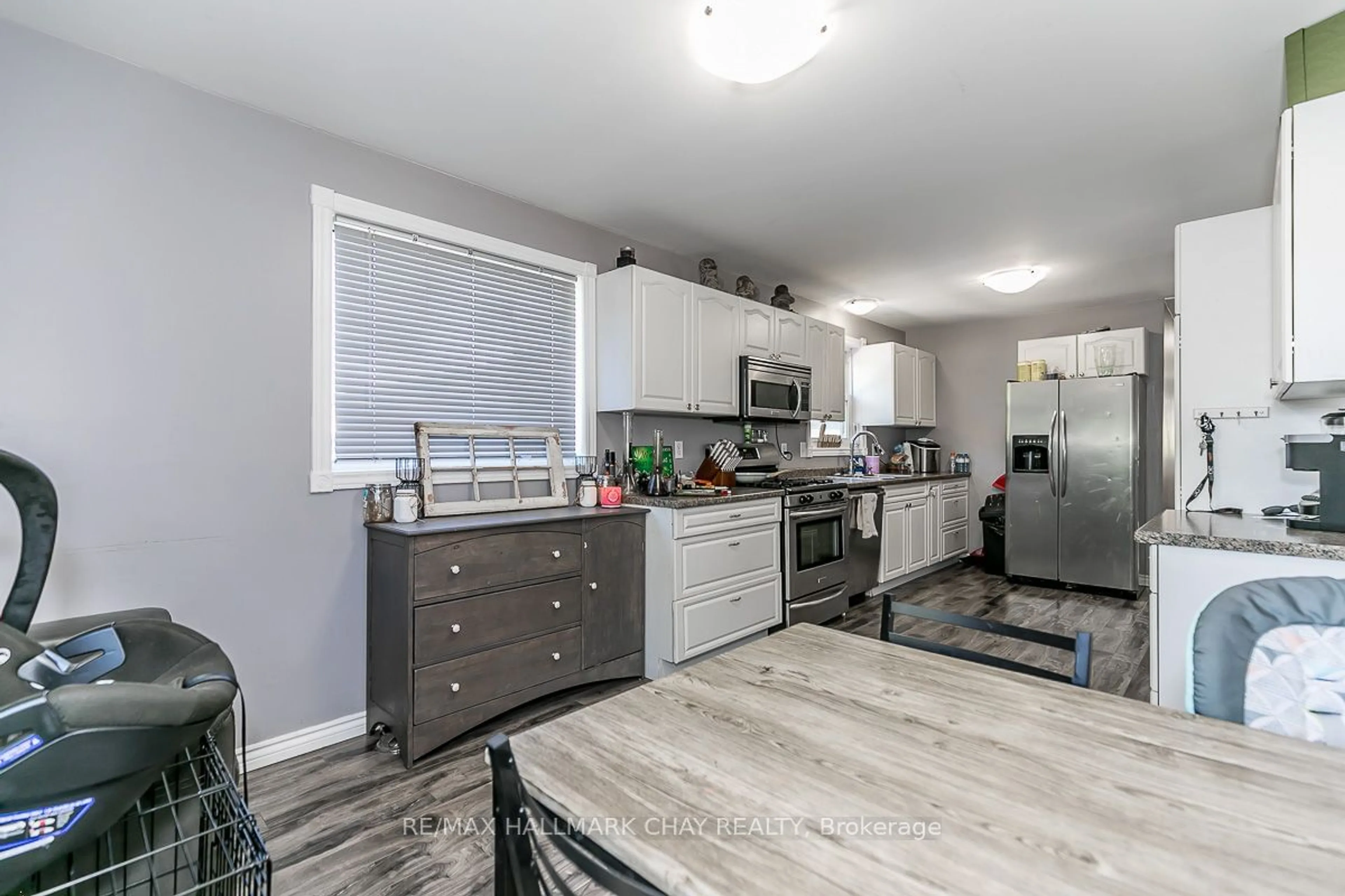 Open concept kitchen, unknown for 226 Queen St, Midland Ontario L4R 3H1