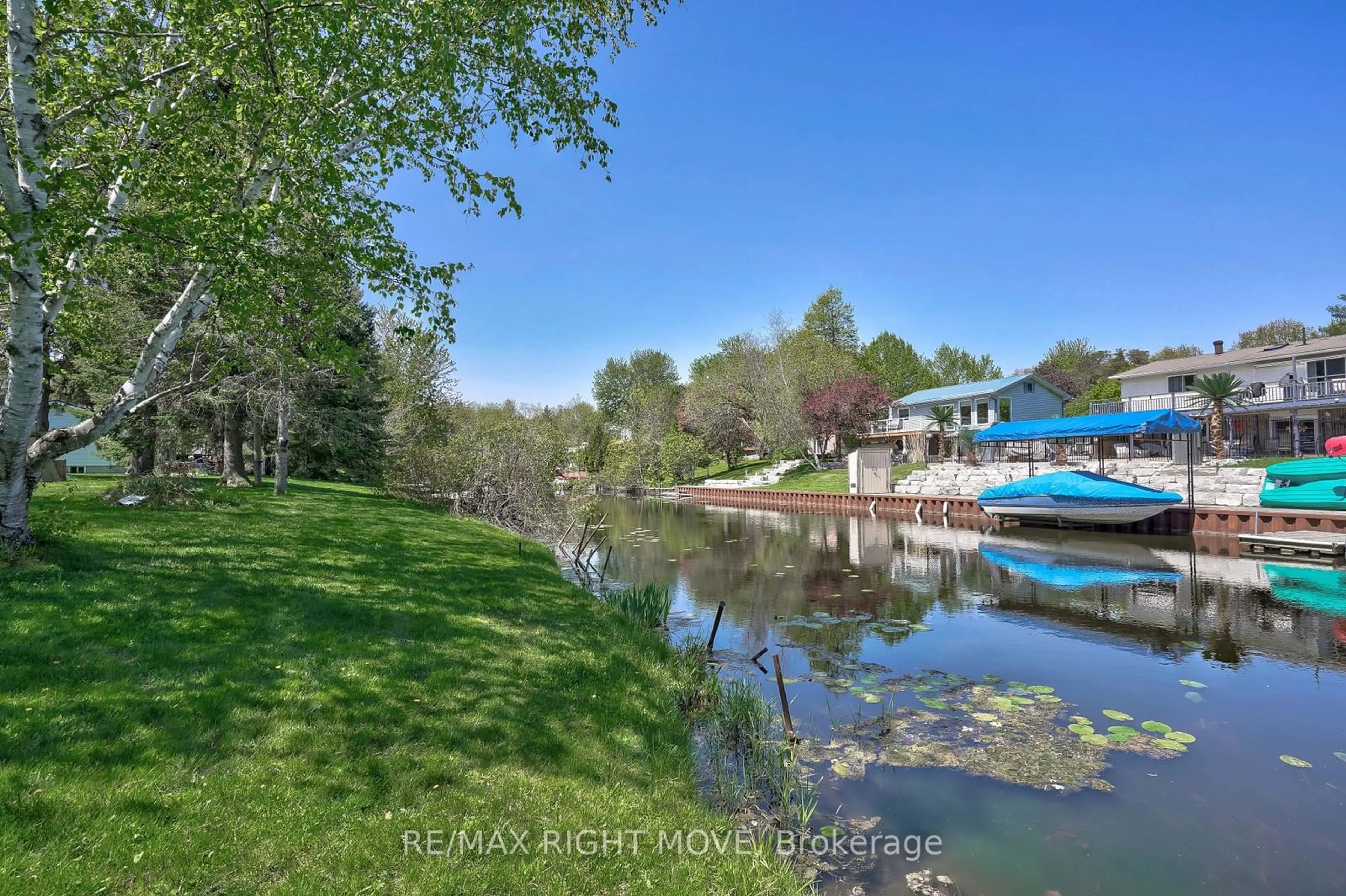 A pic from outside/outdoor area/front of a property/back of a property/a pic from drone, water/lake/river/ocean view for 2624 Westshore Cres, Severn Ontario L3V 0V8