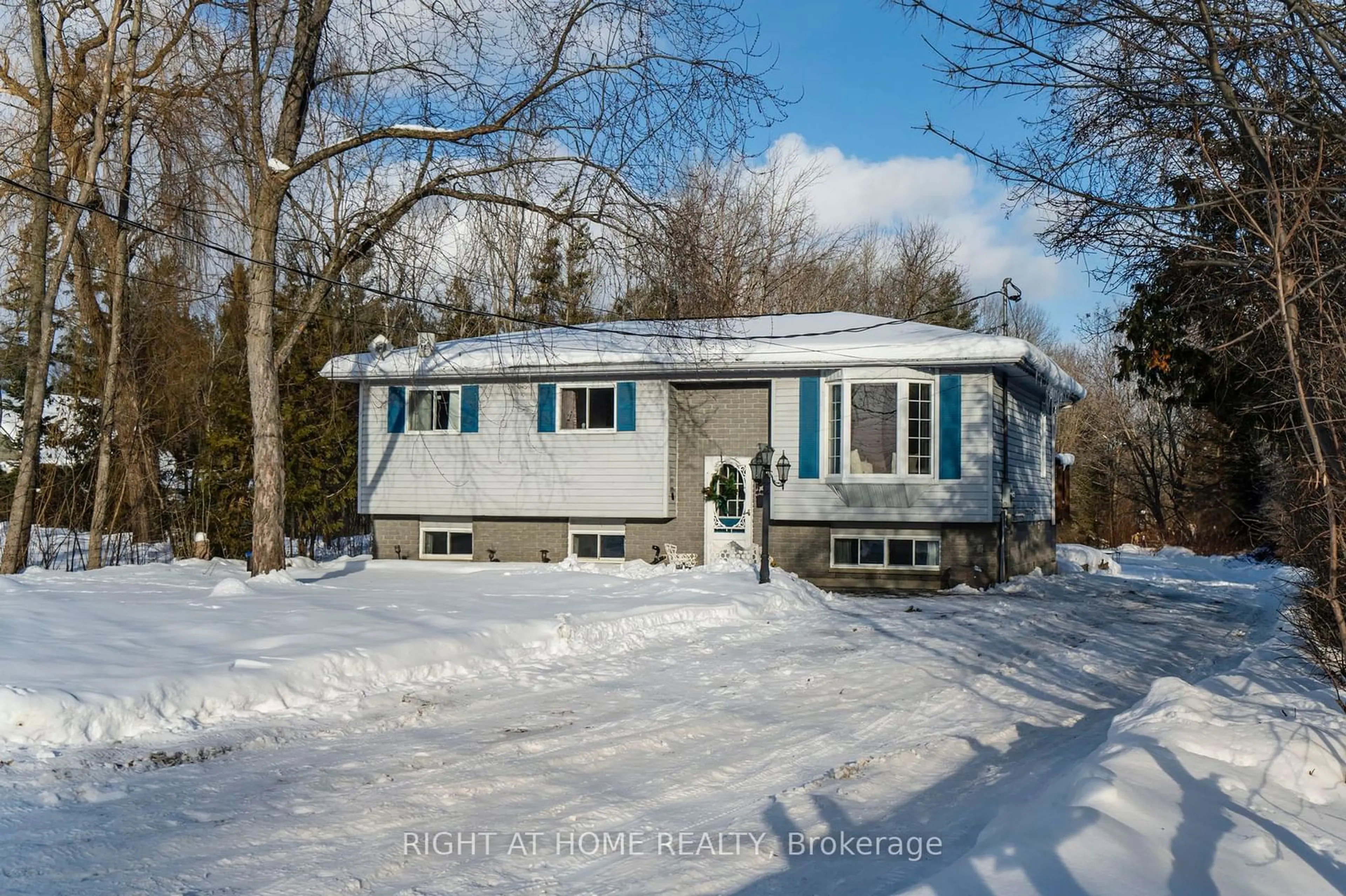 Home with vinyl exterior material, street for 5471 Fawn Bay Rd, Ramara Ontario L3V 6H6