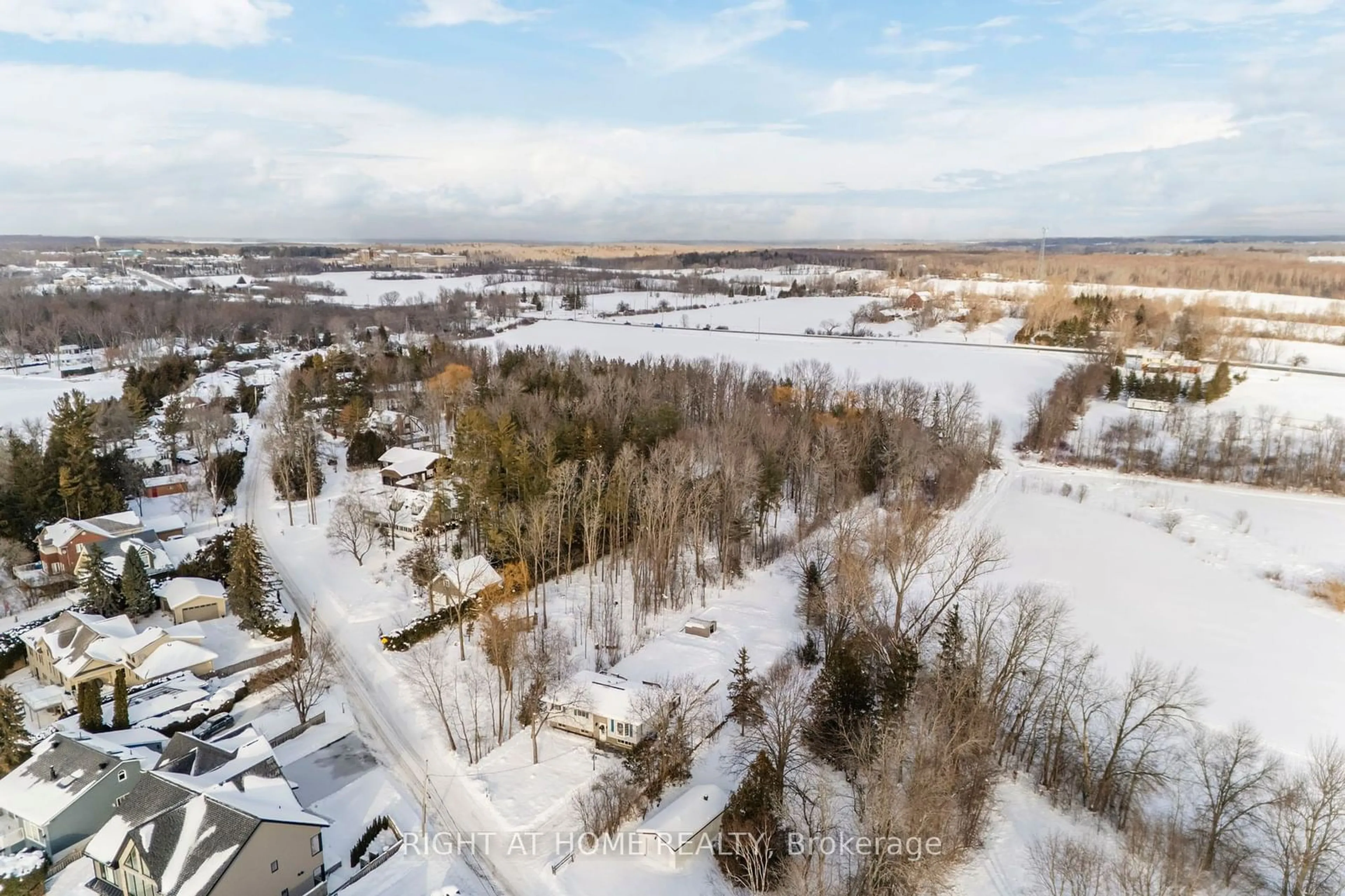 A pic from outside/outdoor area/front of a property/back of a property/a pic from drone, water/lake/river/ocean view for 5471 Fawn Bay Rd, Ramara Ontario L3V 6H6