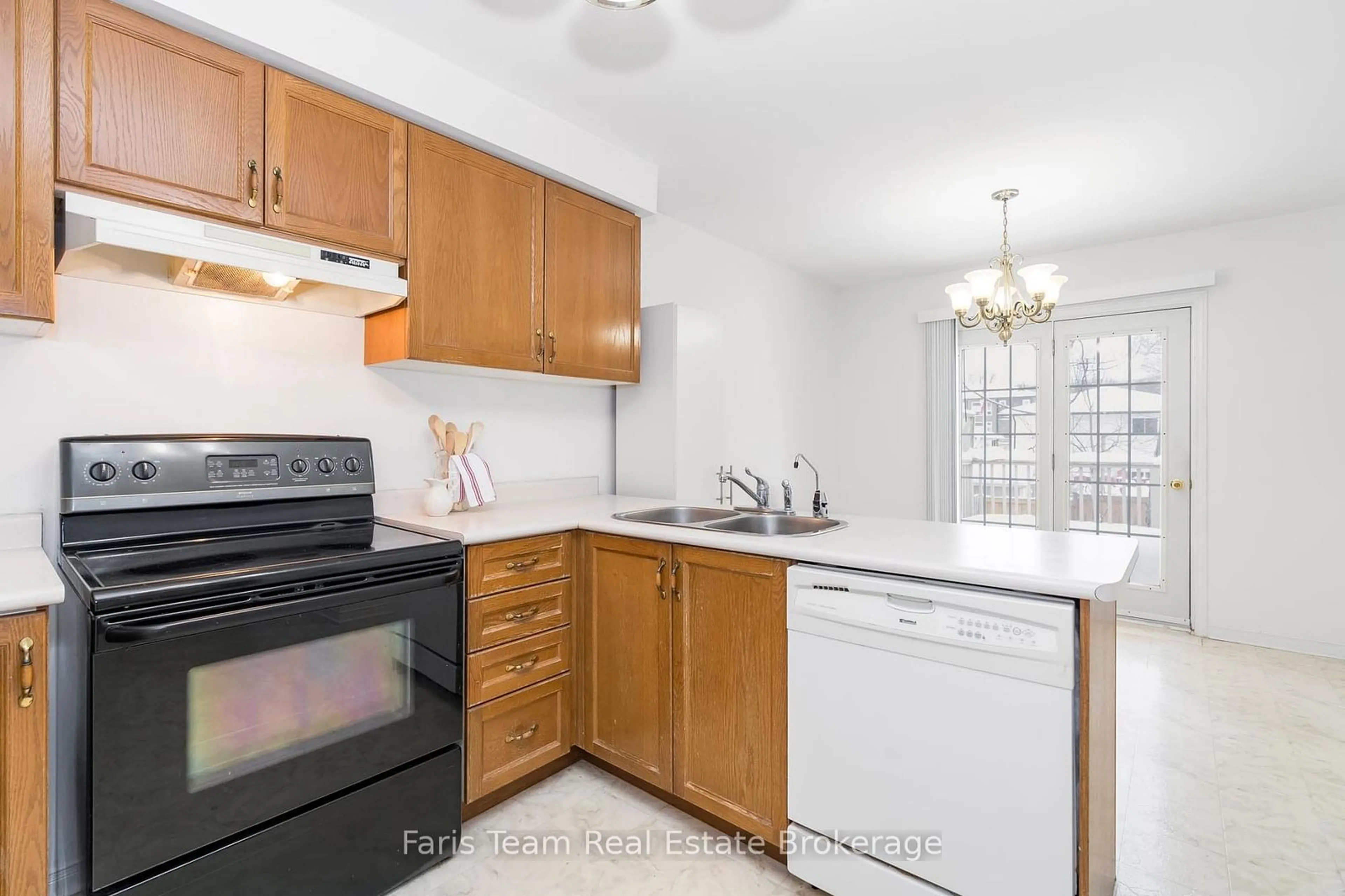 Standard kitchen, unknown for 85 Glen Eton Rd, Wasaga Beach Ontario L9Z 1E8