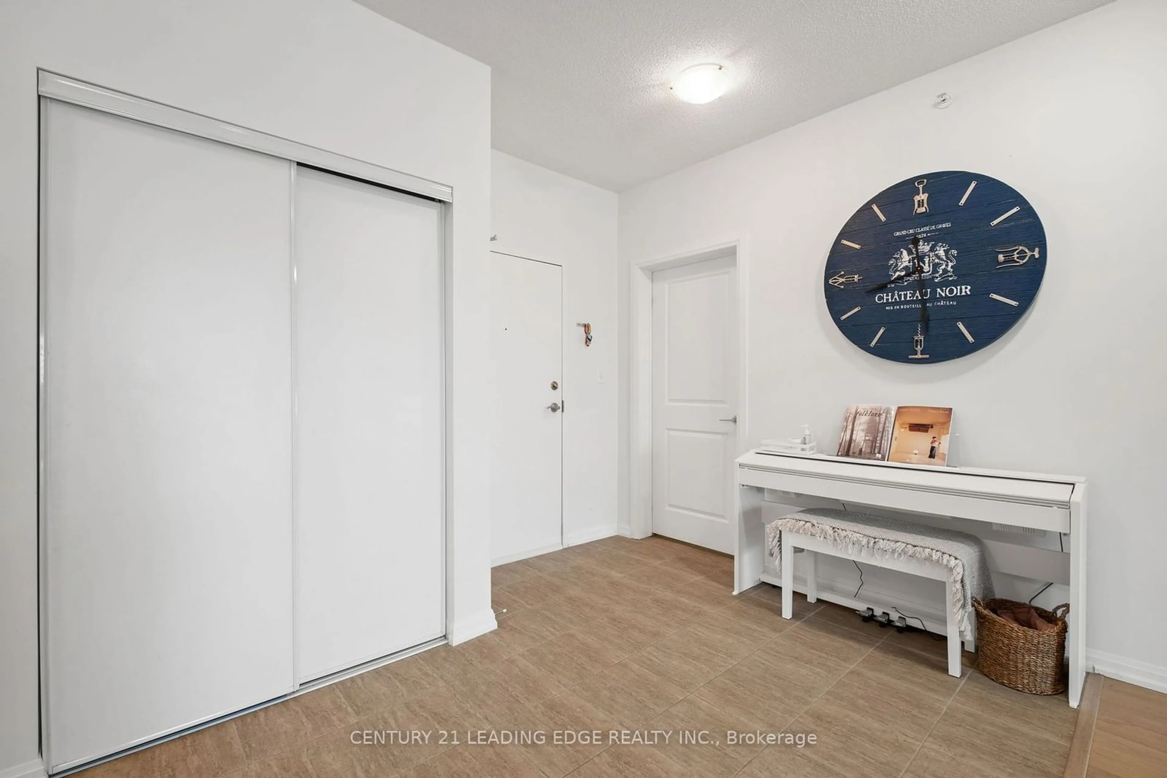 Indoor entryway for 302 Essa Rd #410, Barrie Ontario L9J 0H3