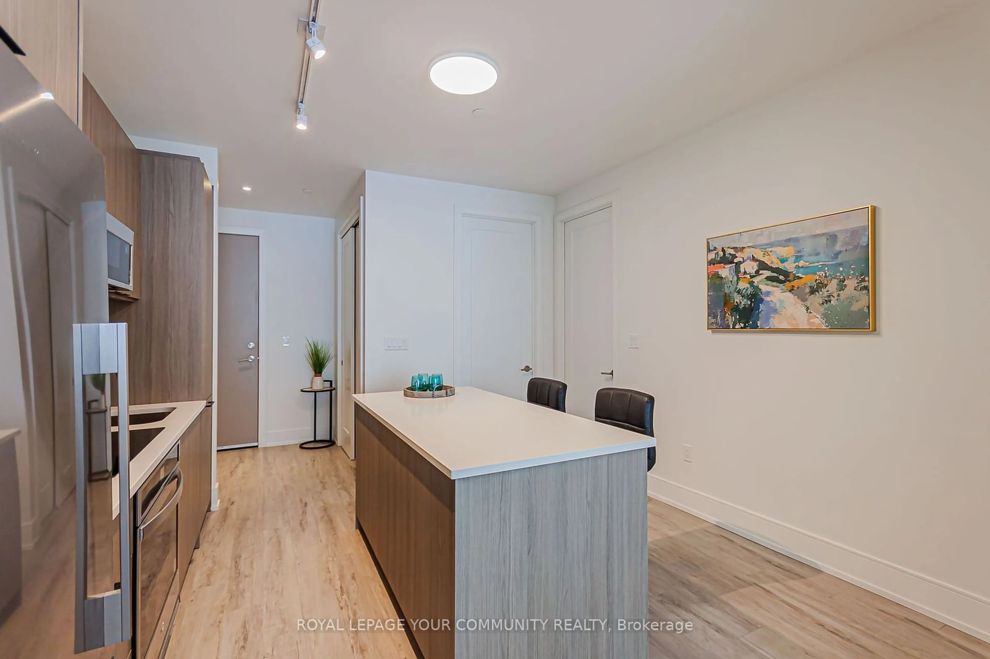 Open concept kitchen, unknown for 185 Dunlop St #903, Barrie Ontario L4M 0L7