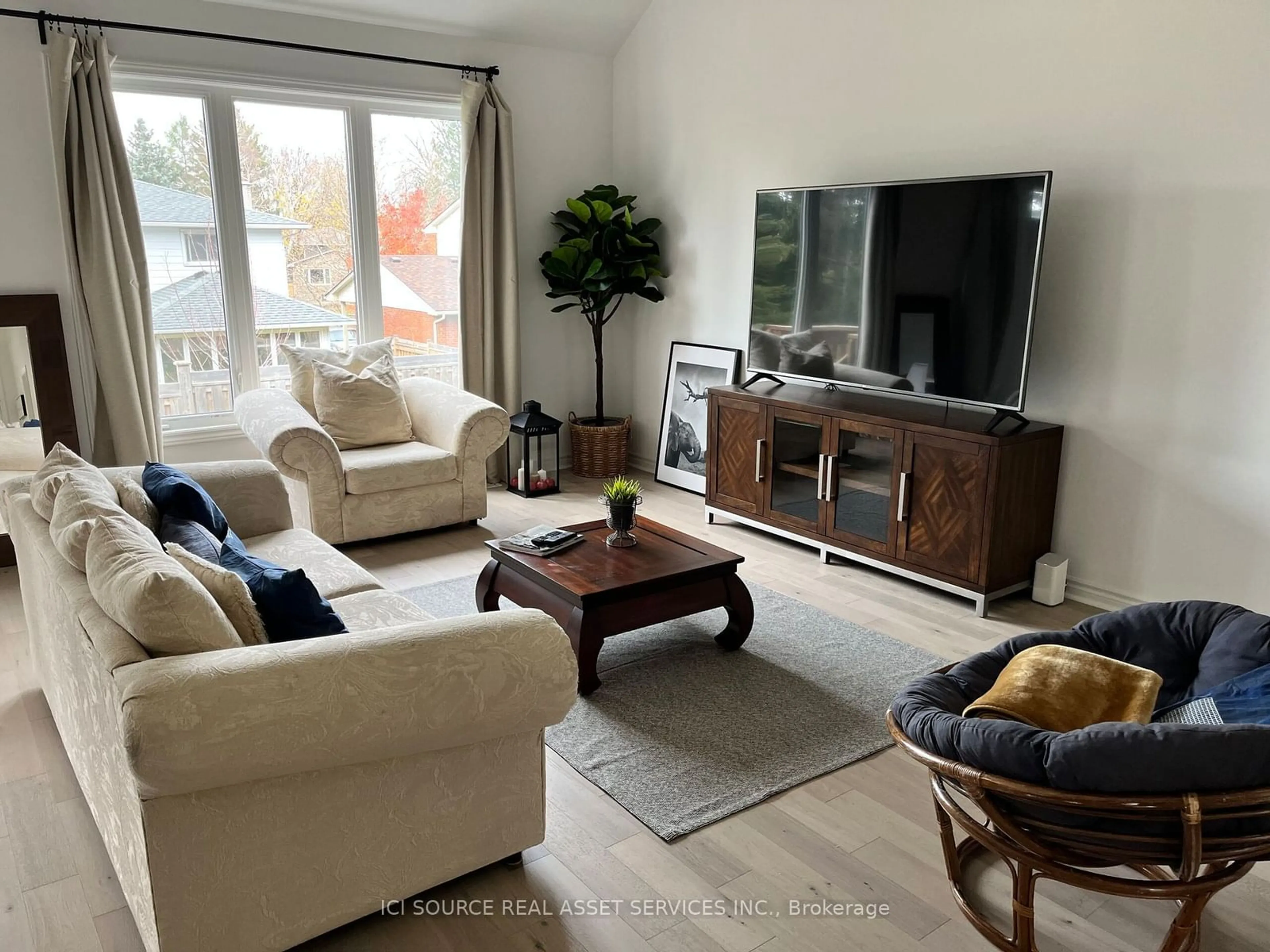 Living room with furniture, unknown for 13 McLean Ave, Collingwood Ontario L9Y 3V2