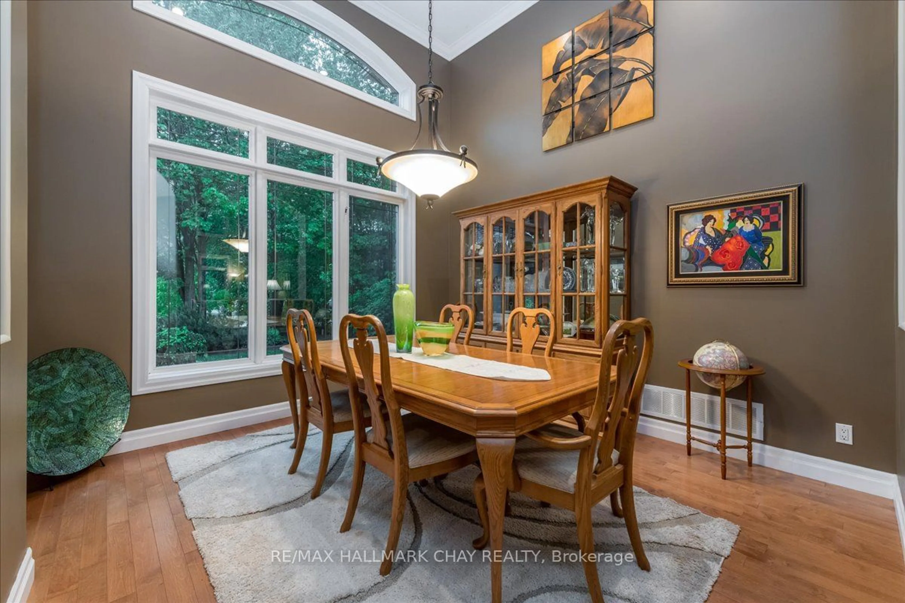 Dining room, unknown for 5 Timber Crt, Springwater Ontario L9X 0H7