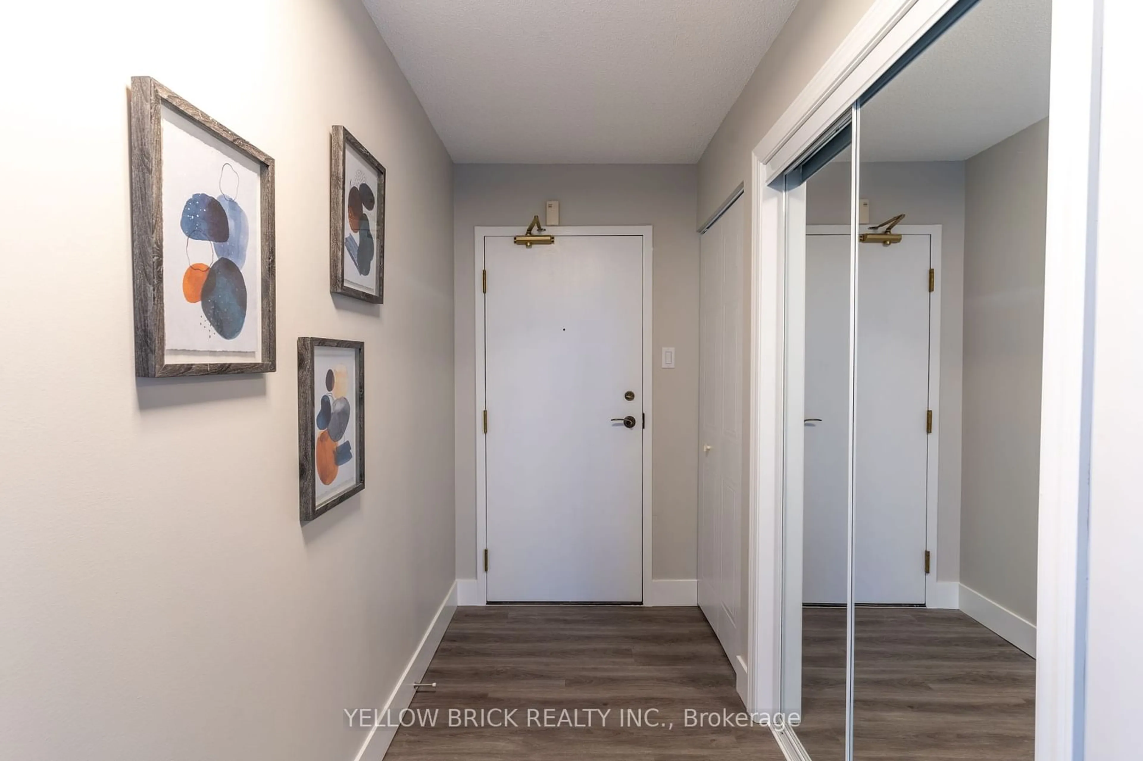 Indoor entryway for 65 Ellen St #208, Barrie Ontario L4N 3A5