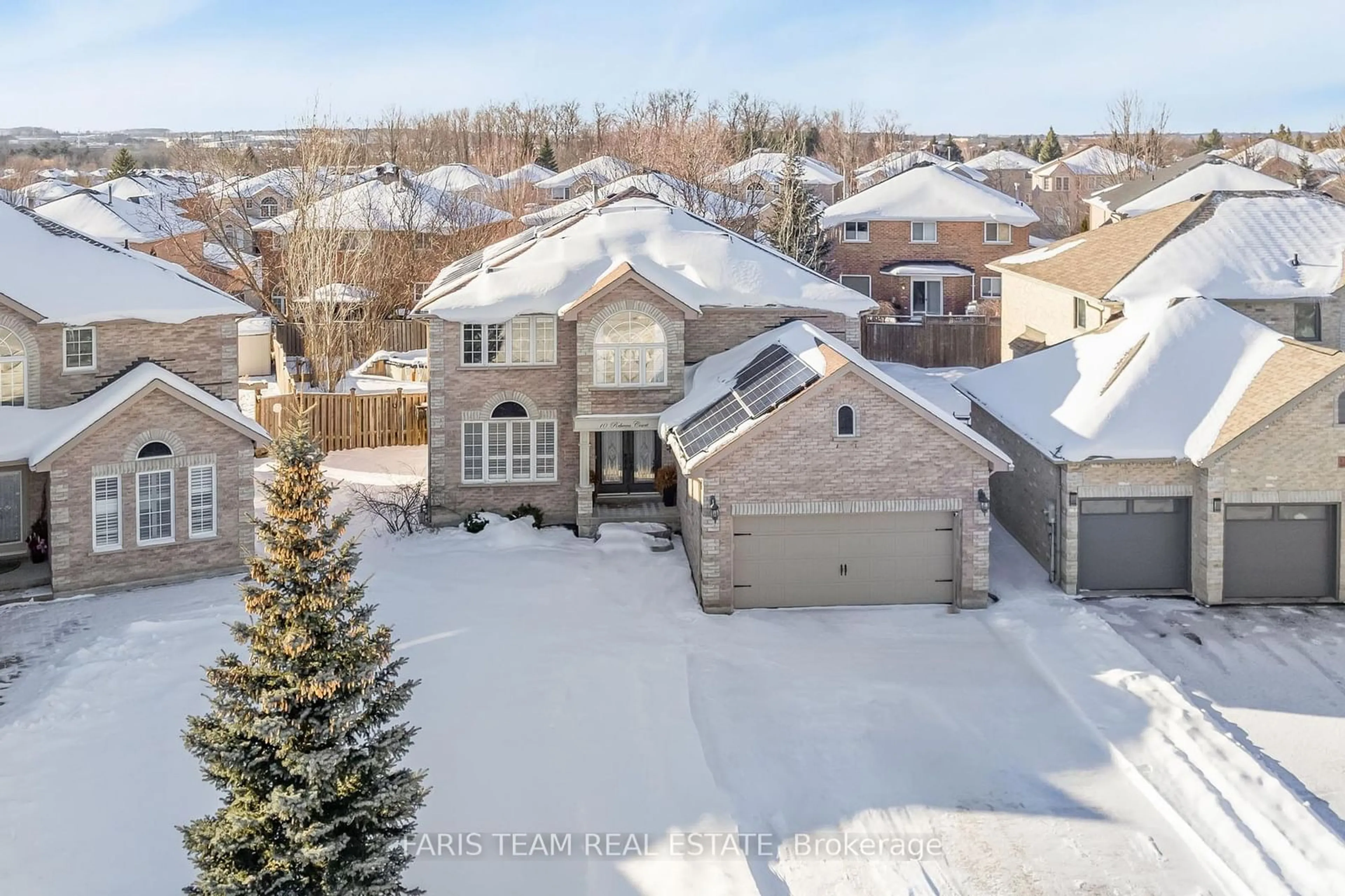 A pic from outside/outdoor area/front of a property/back of a property/a pic from drone, street for 10 Rebecca Crt, Barrie Ontario L4N 0V5