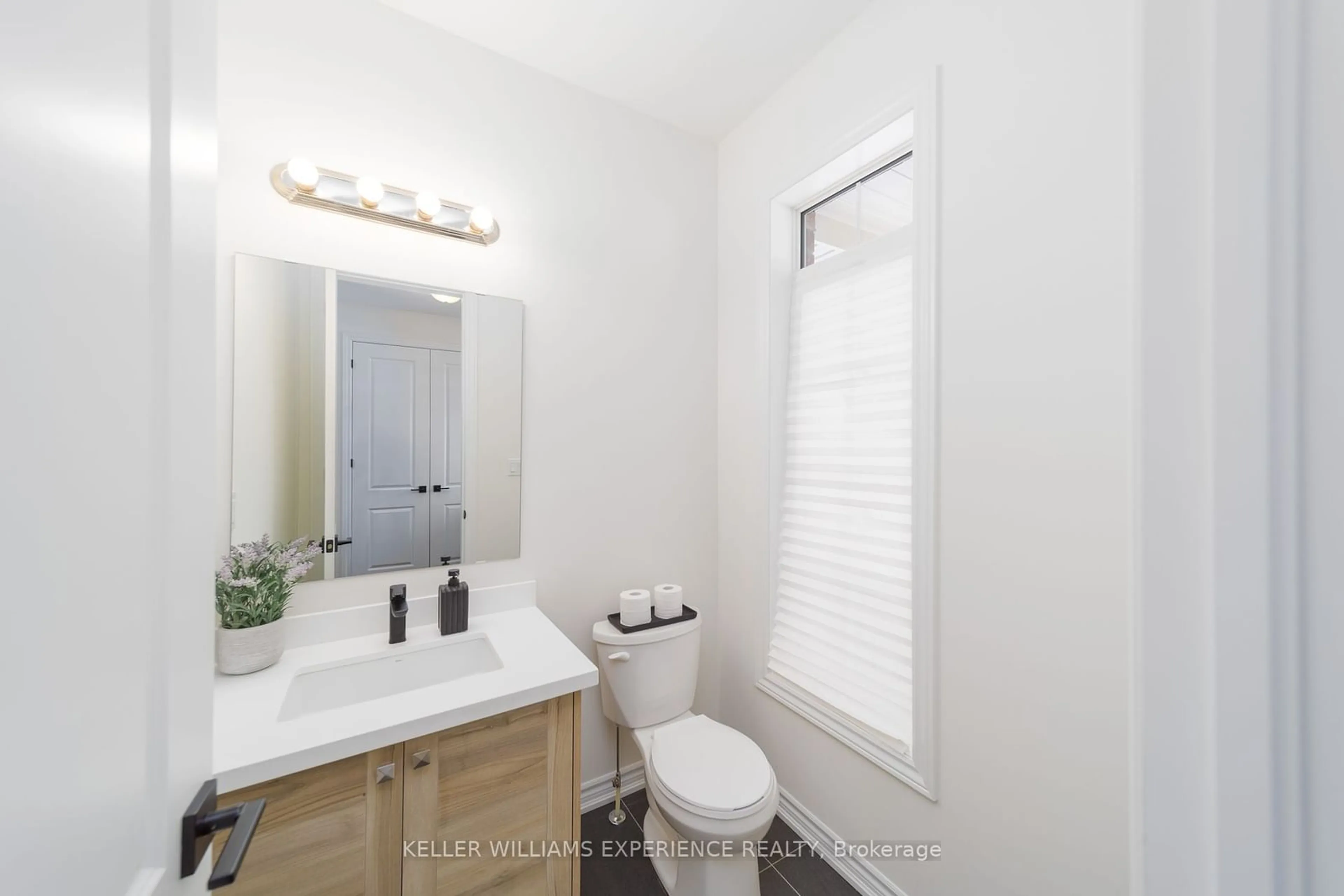 Standard bathroom, unknown for 26 Sanford Circ, Springwater Ontario L9X 2A8