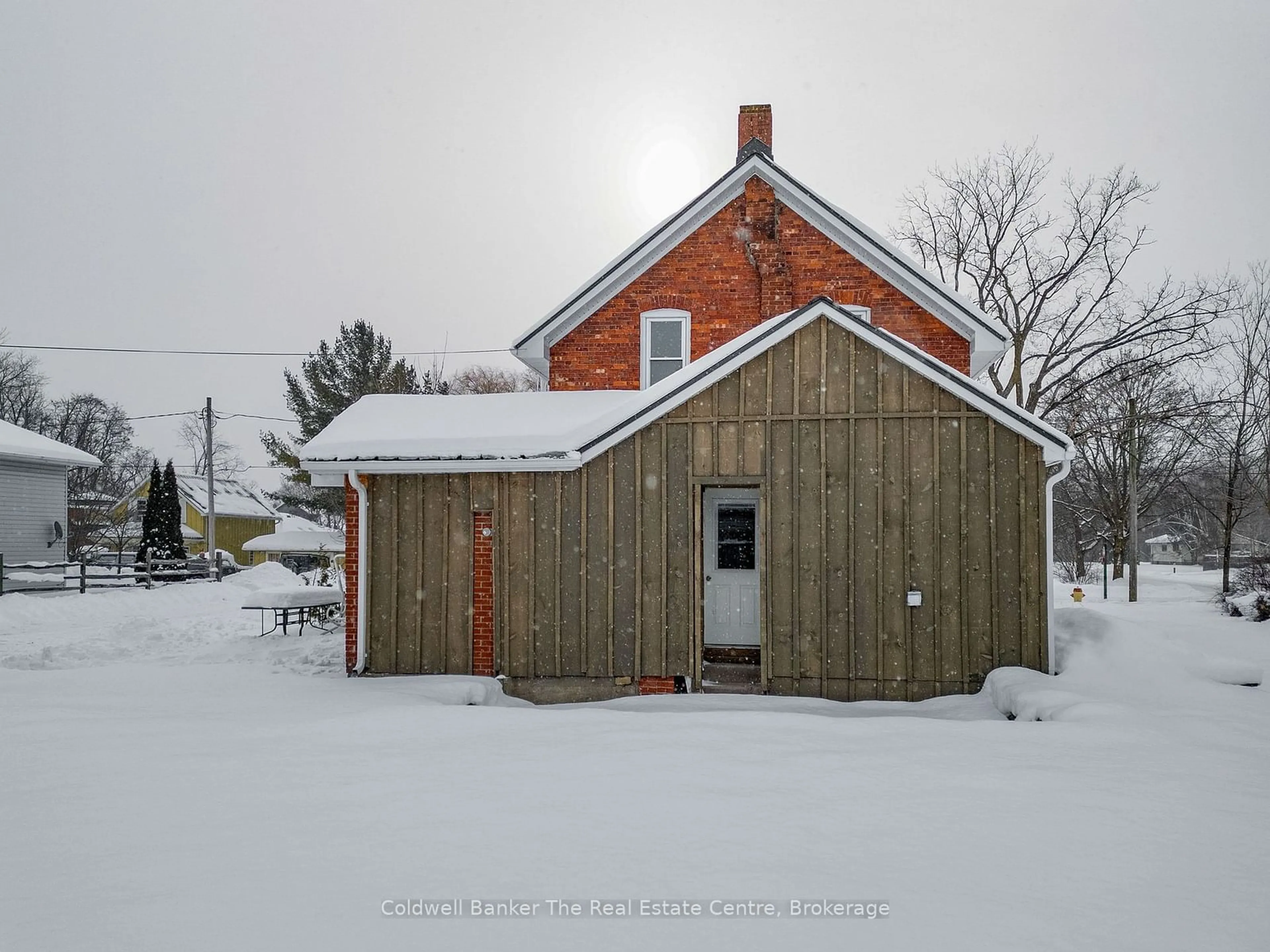 Shed for 24 Elizabeth St, Clearview Ontario L0M 1G0