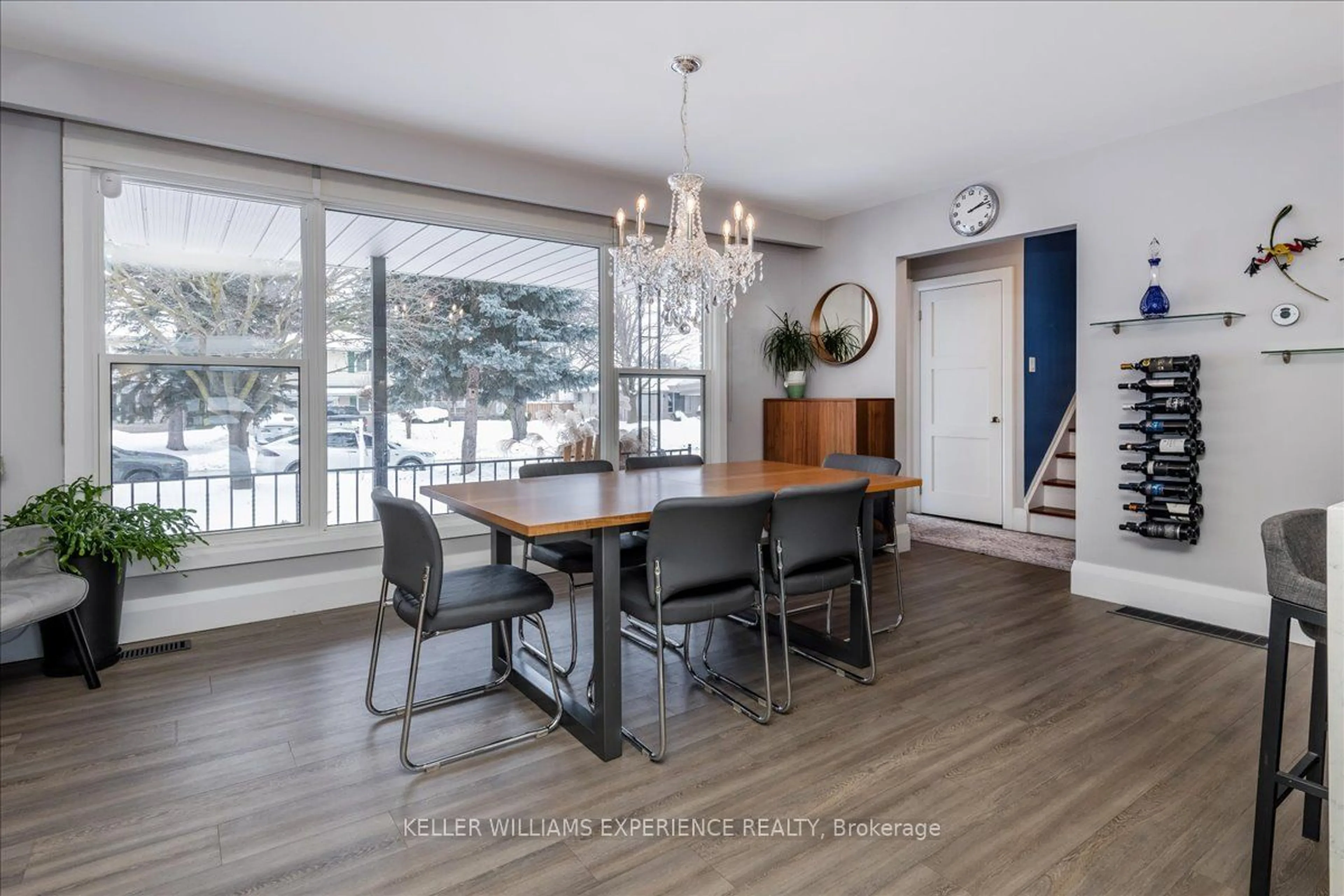 Dining room, wood/laminate floor for 37 PEACOCK Lane, Barrie Ontario L4N 3R7