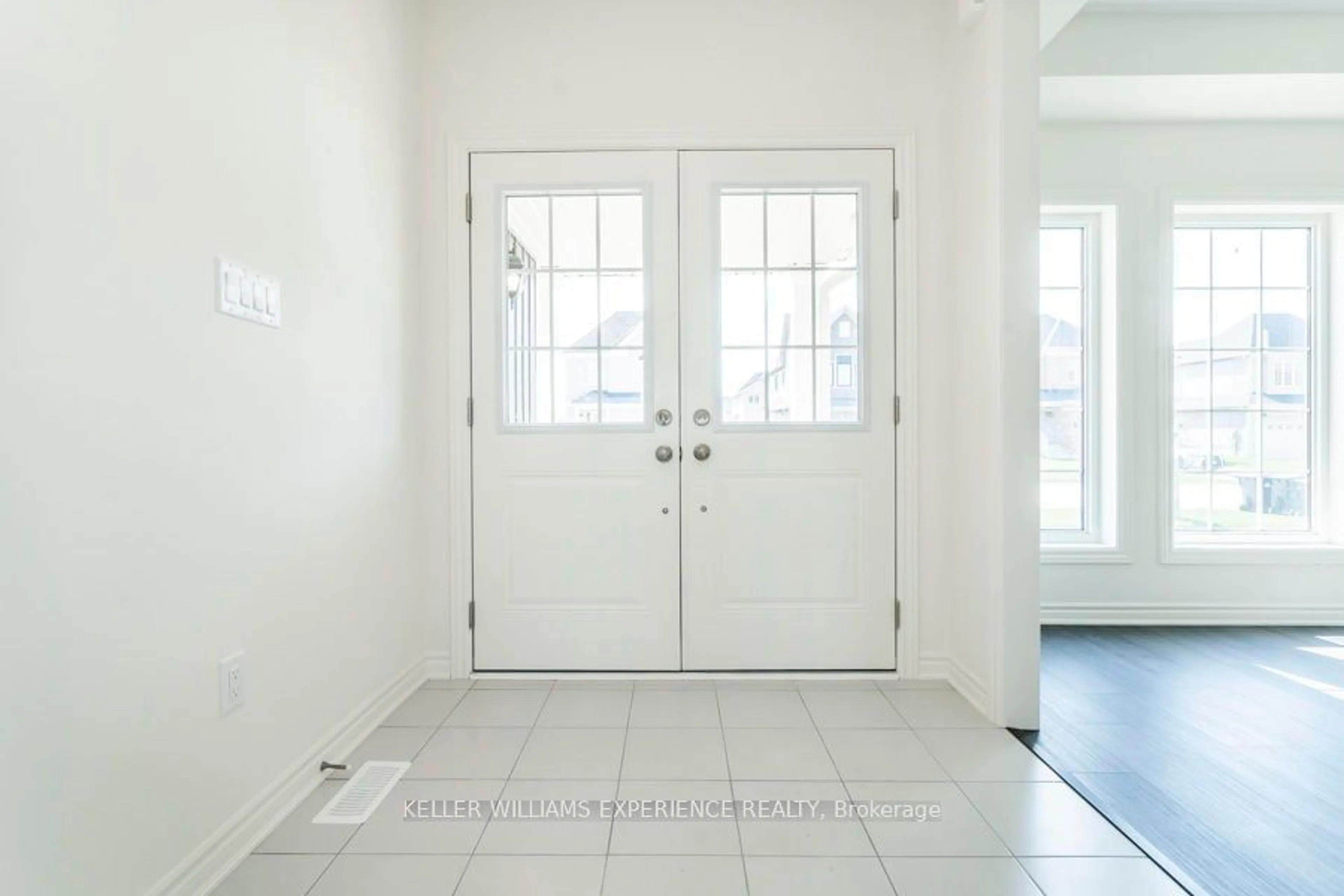 Indoor entryway for 244 Prescott Dr, Clearview Ontario L0M 1S0