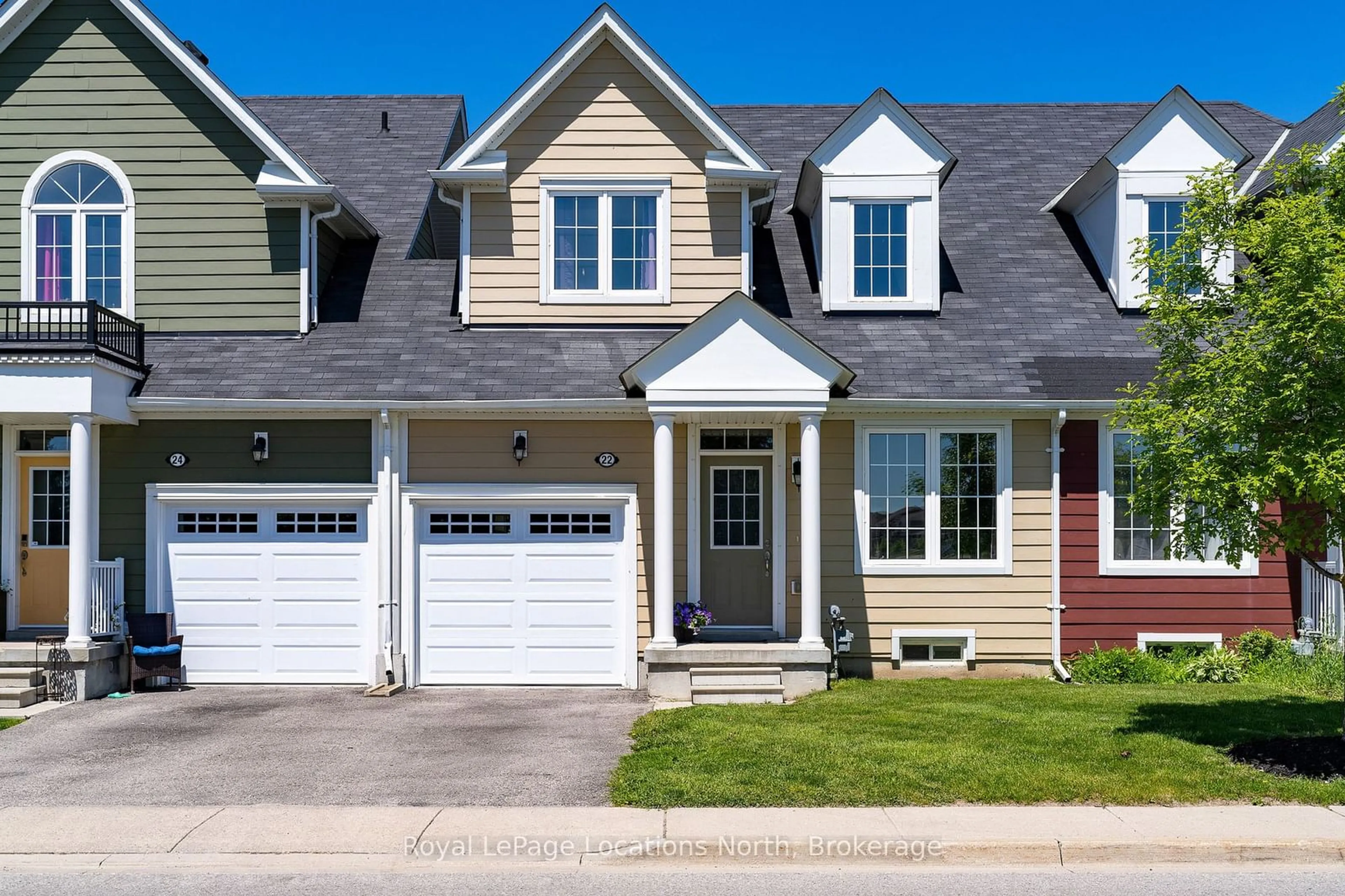 Home with vinyl exterior material, street for 22 Providence Way #PW, Wasaga Beach Ontario L9Z 0G3