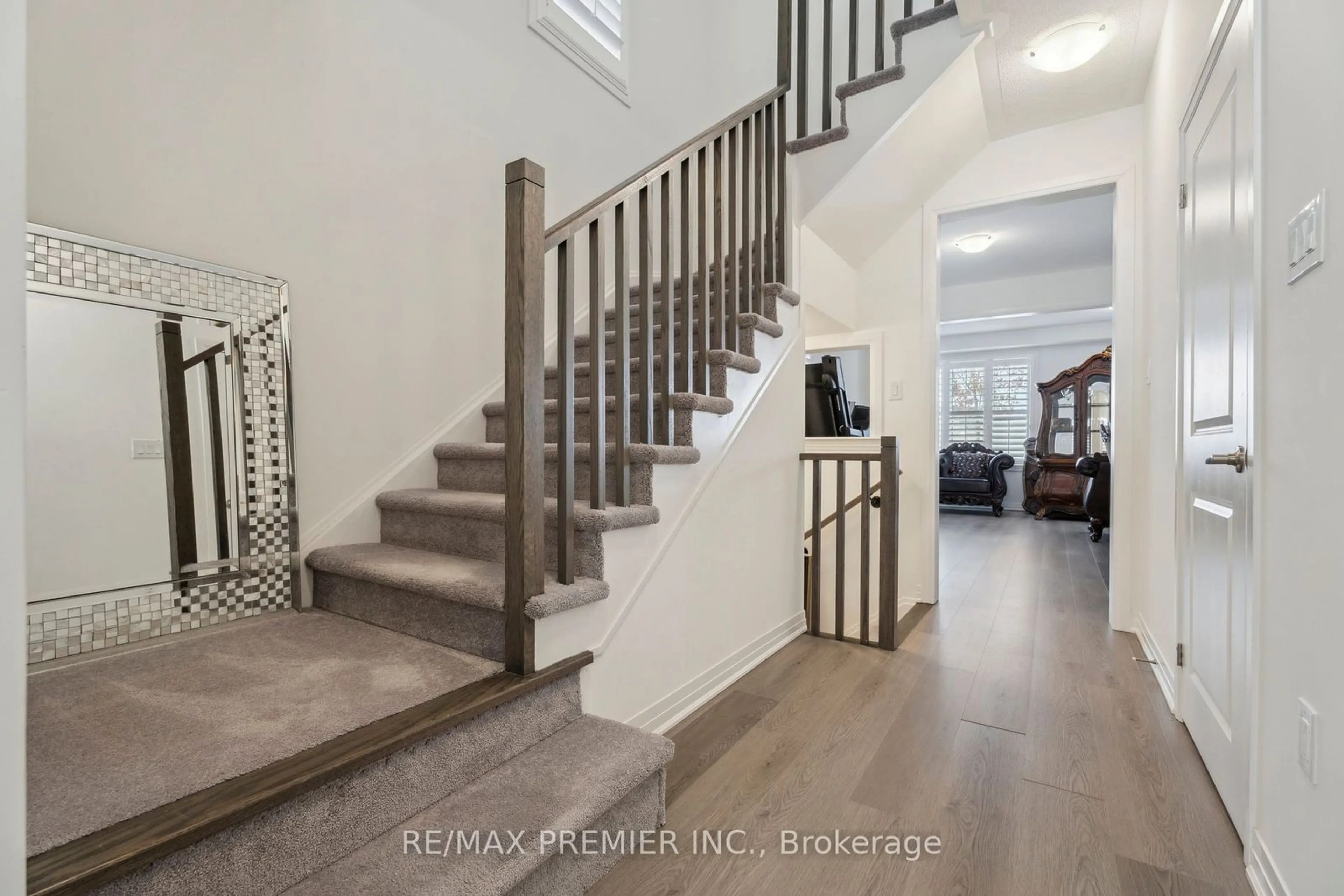 Stairs for 69 Kirkwood Way, Barrie Ontario L9J 0K7