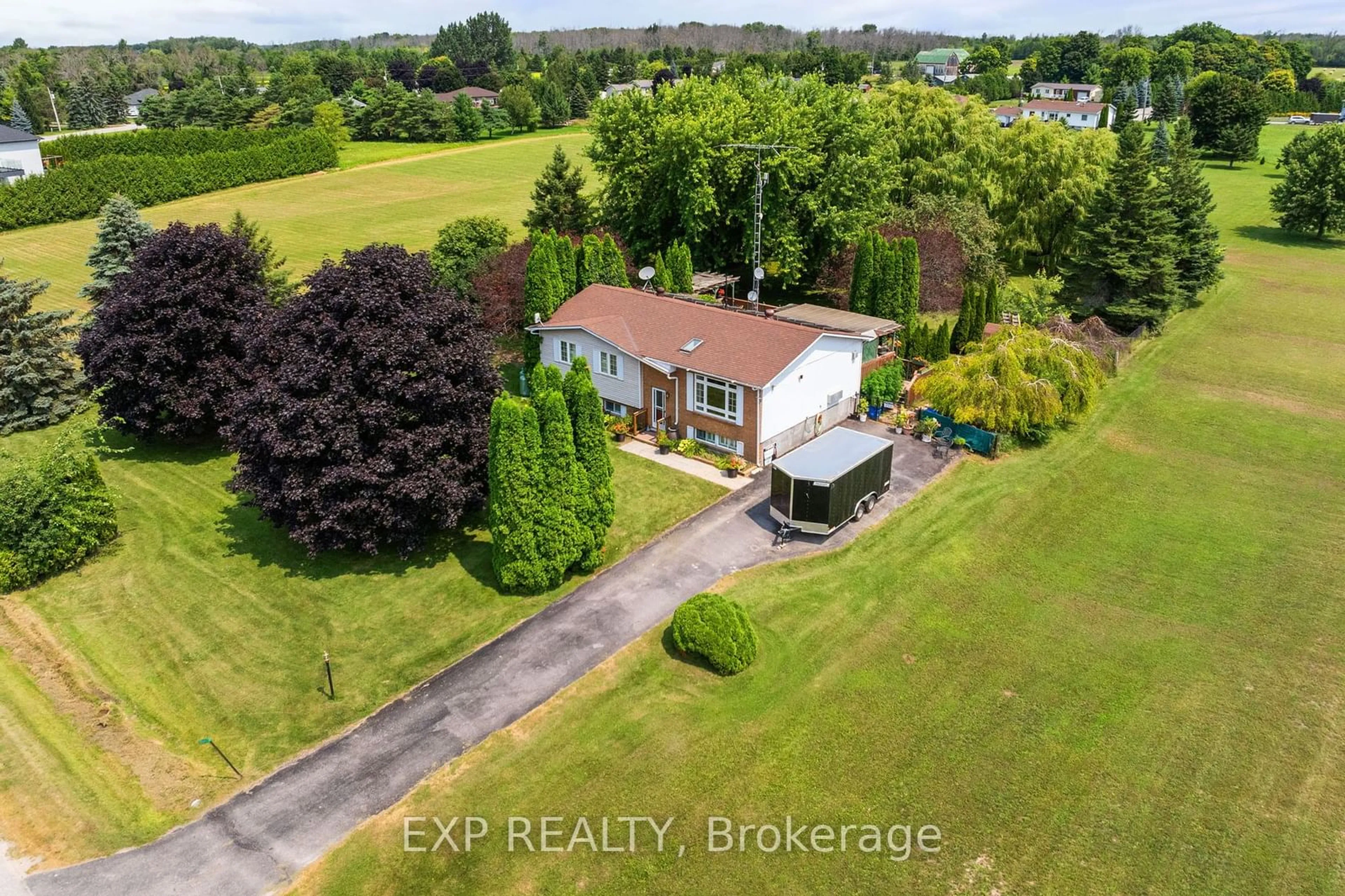 A pic from outside/outdoor area/front of a property/back of a property/a pic from drone, water/lake/river/ocean view for 2948 Suntrac Dr, Ramara Ontario L0K 1B0