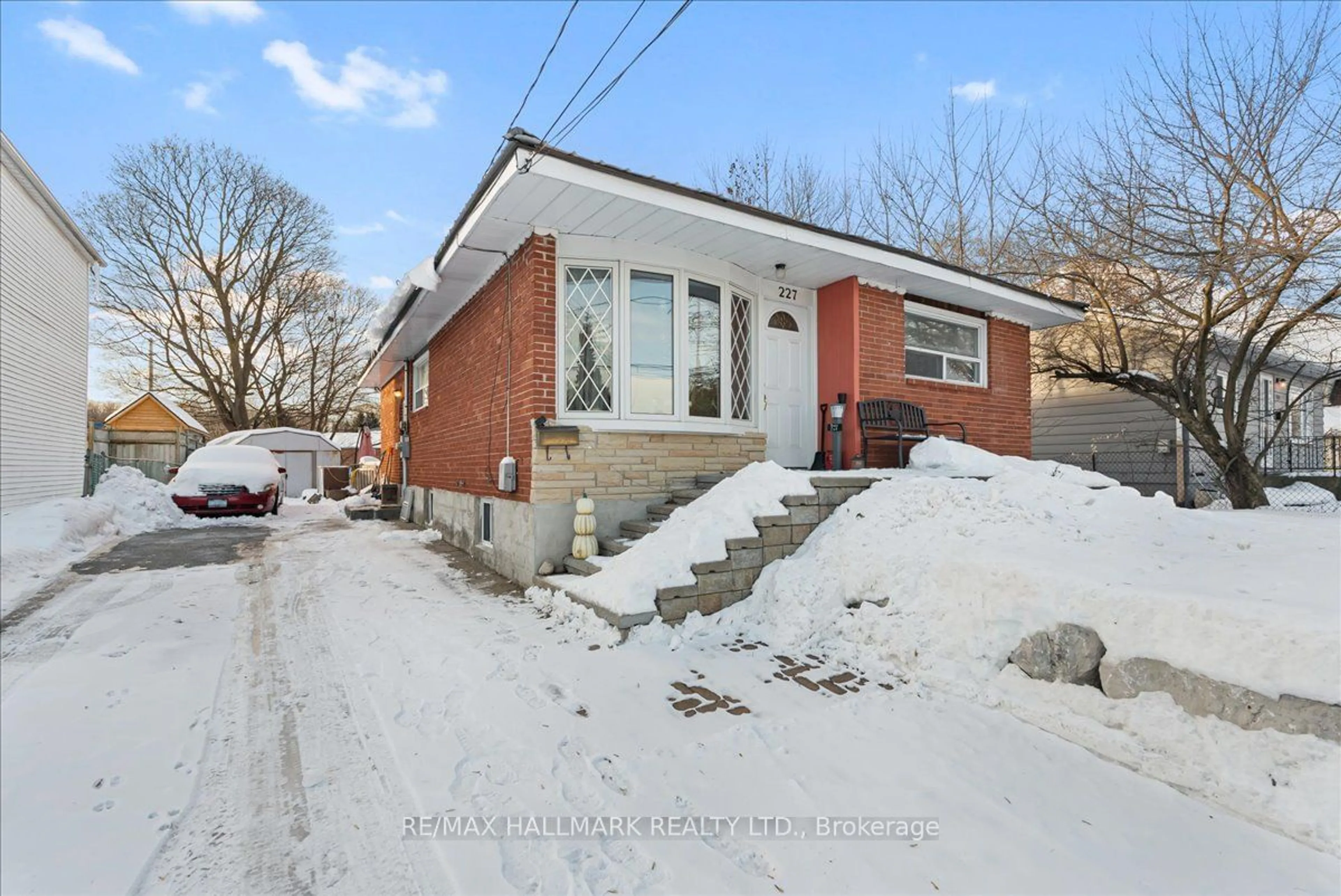 Home with brick exterior material, street for 227 Southview Rd, Barrie Ontario L4N 3X6