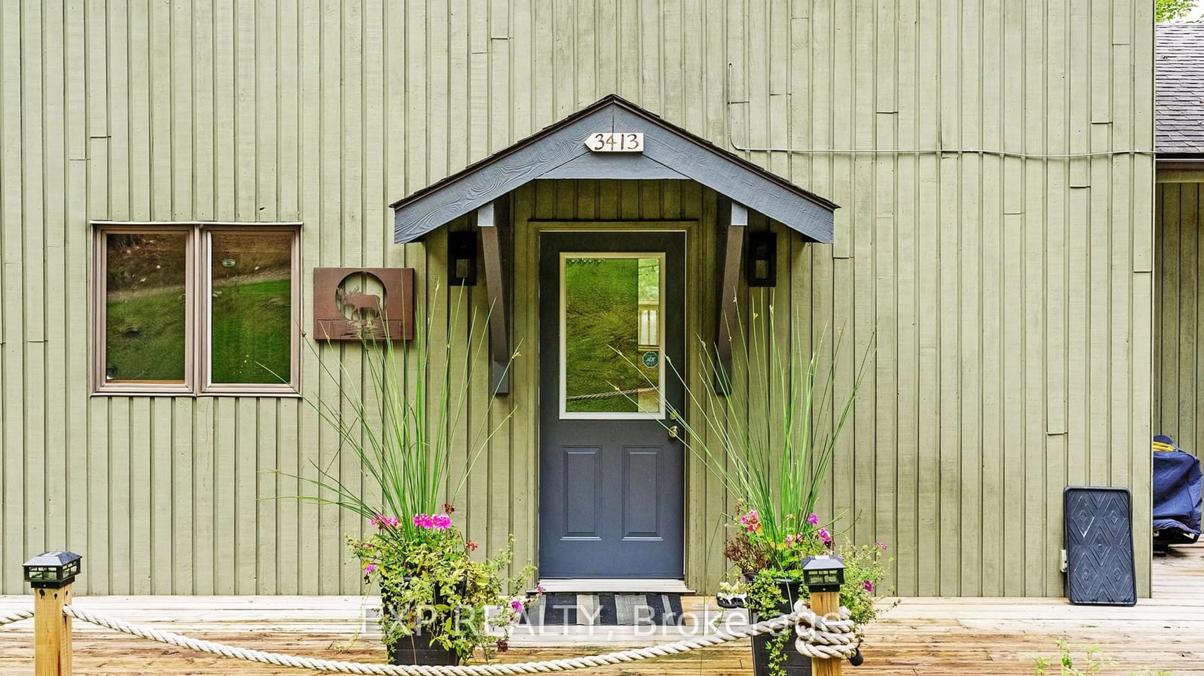 Indoor entryway for 3413 FLAT RAPIDS Lane, Severn Ontario L0K 1E0