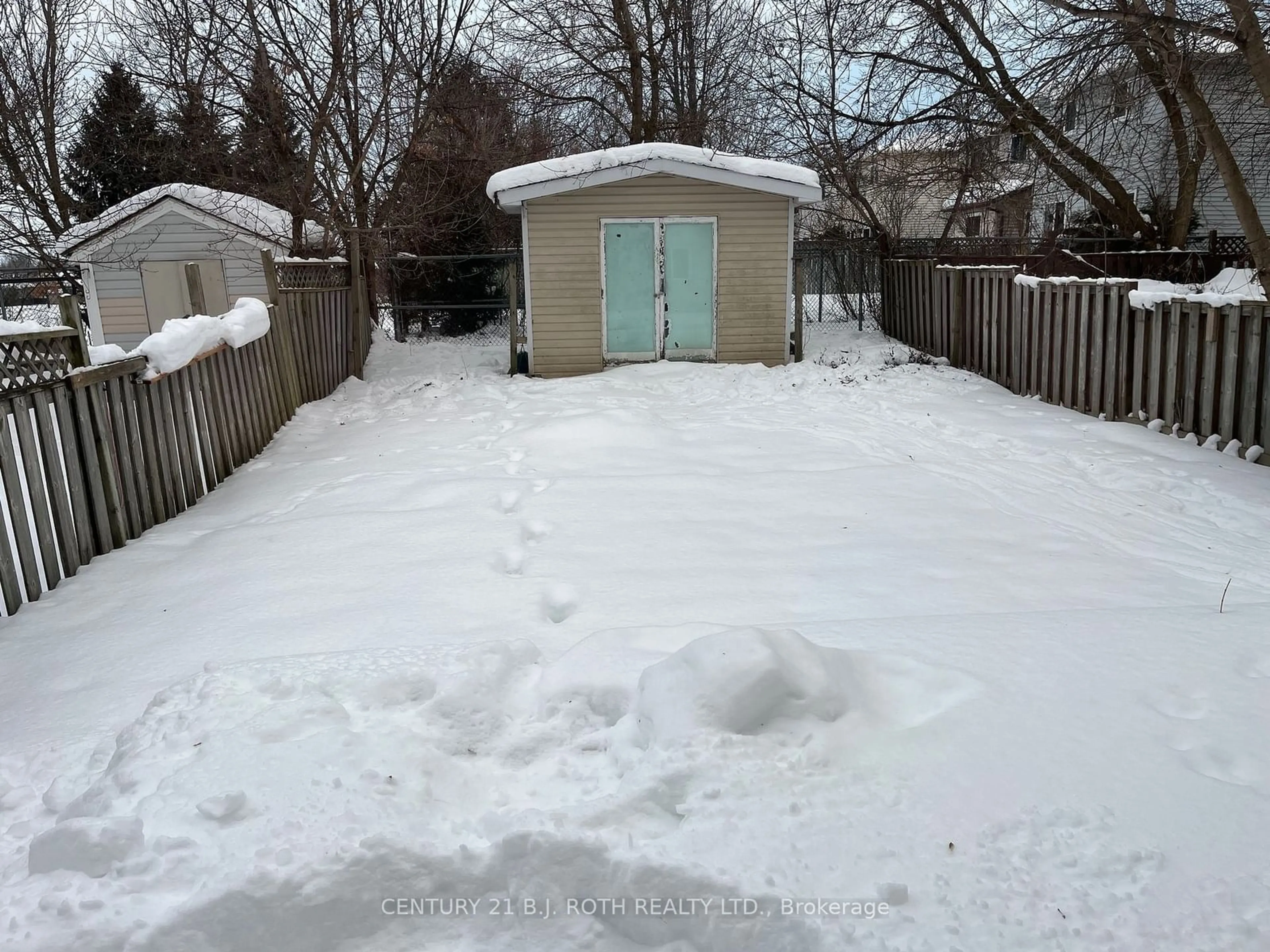 Shed for 190 Hickling Tr, Barrie Ontario L4M 5T9