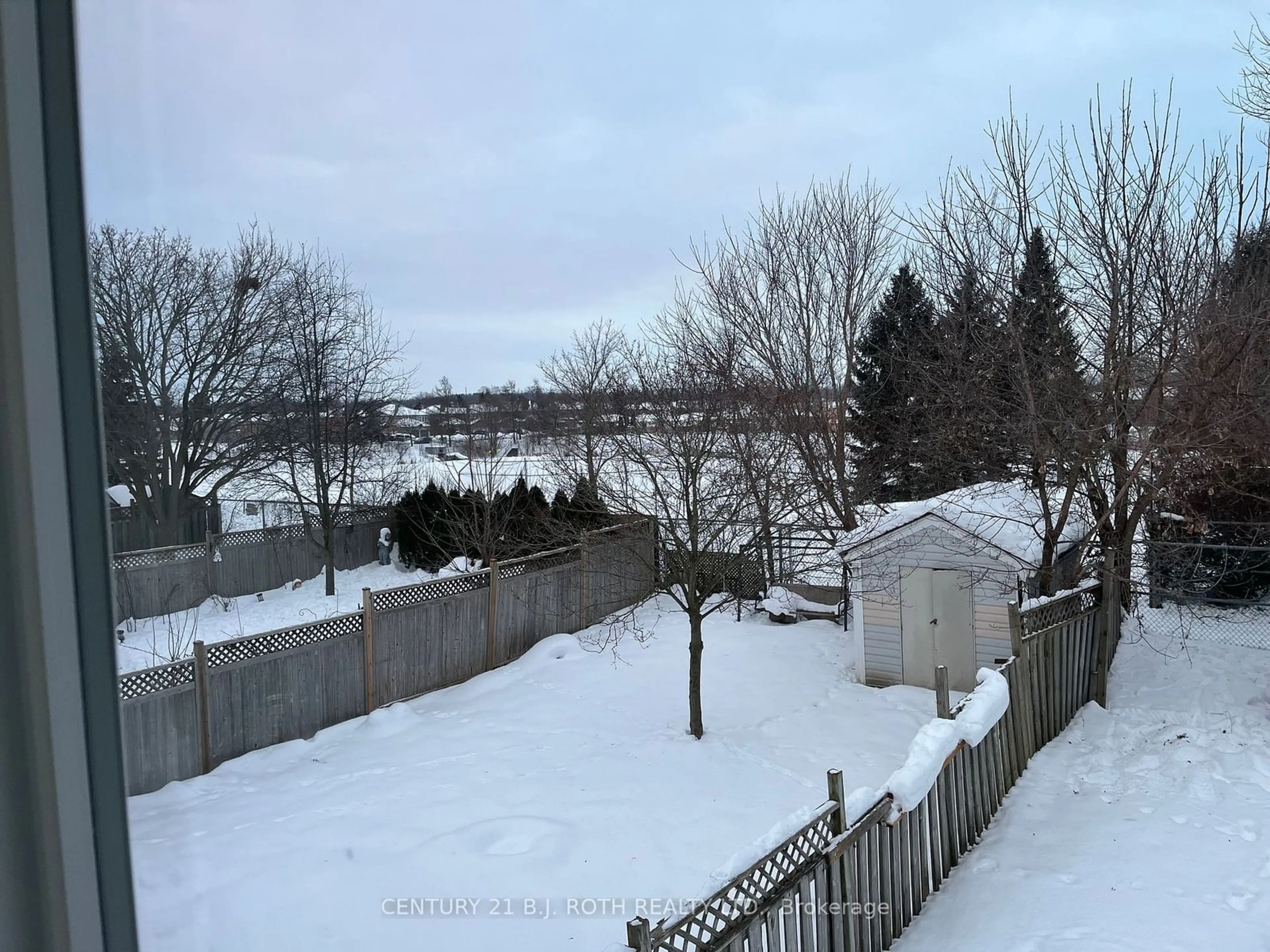 A pic from outside/outdoor area/front of a property/back of a property/a pic from drone, water/lake/river/ocean view for 190 Hickling Tr, Barrie Ontario L4M 5T9