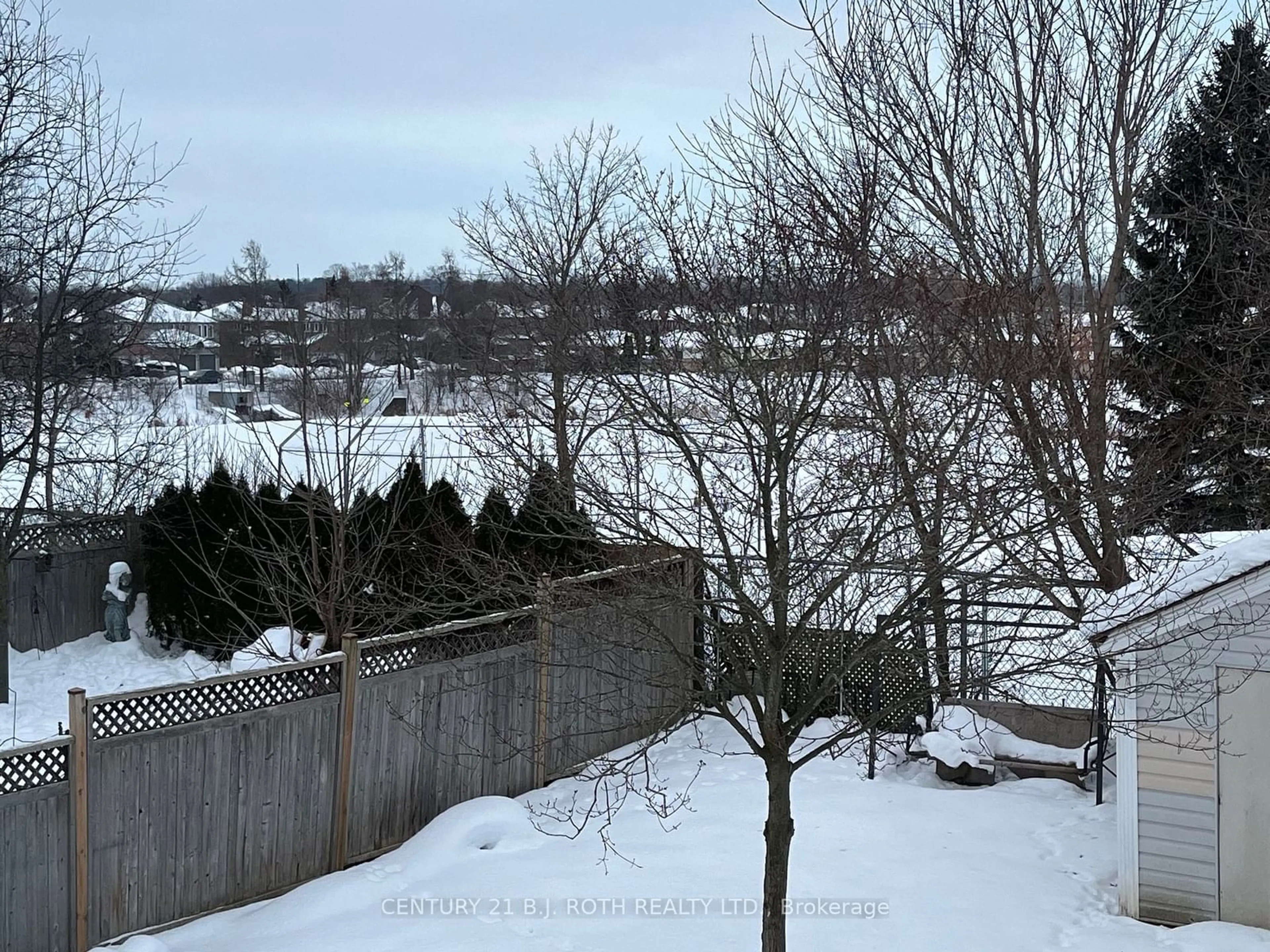 A pic from outside/outdoor area/front of a property/back of a property/a pic from drone, water/lake/river/ocean view for 190 Hickling Tr, Barrie Ontario L4M 5T9