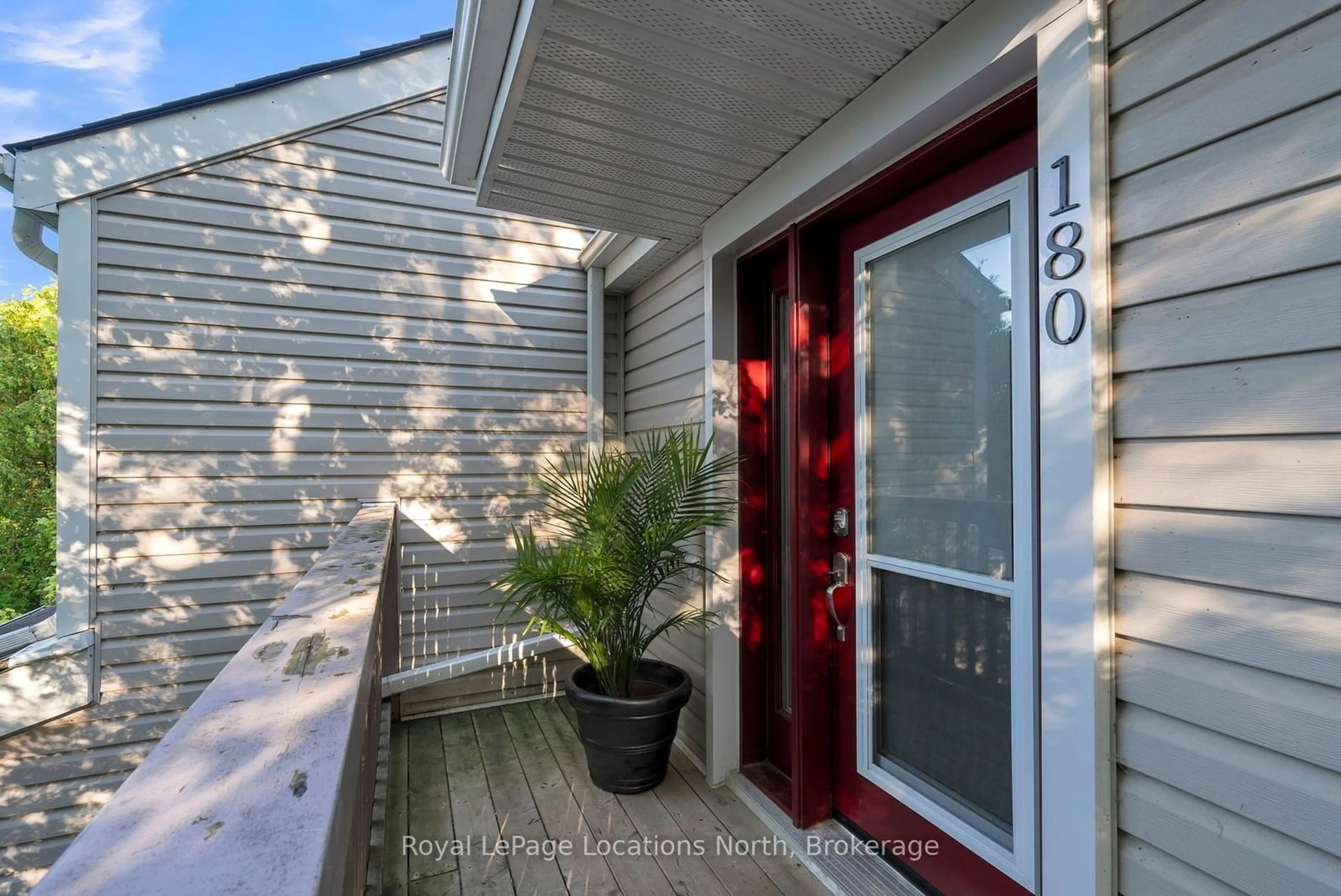 Indoor entryway for 49 TROTT Blvd #180, Collingwood Ontario L9Y 5B8