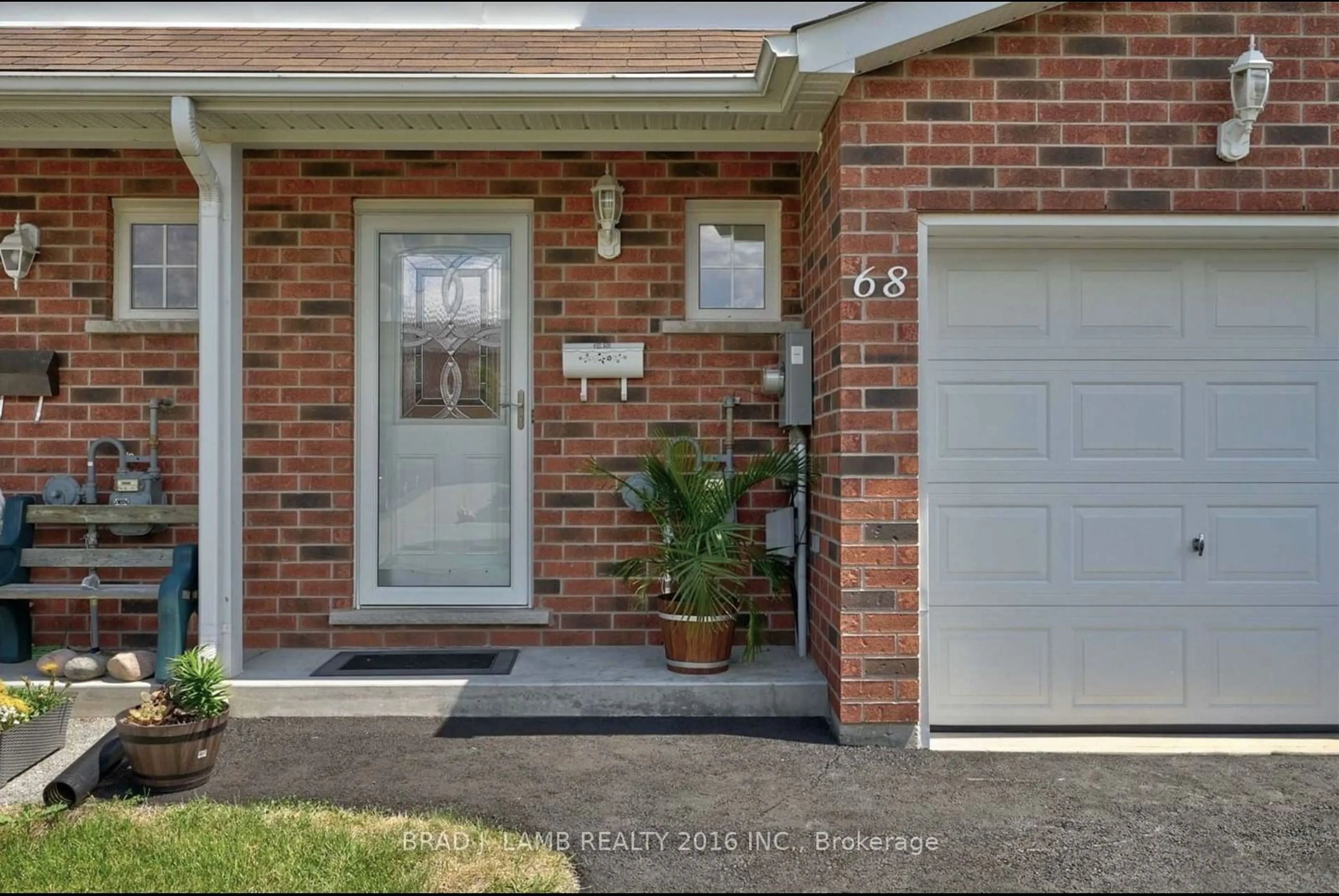 Indoor entryway for 68 Michelle Dr, Orillia Ontario L3V 0B4