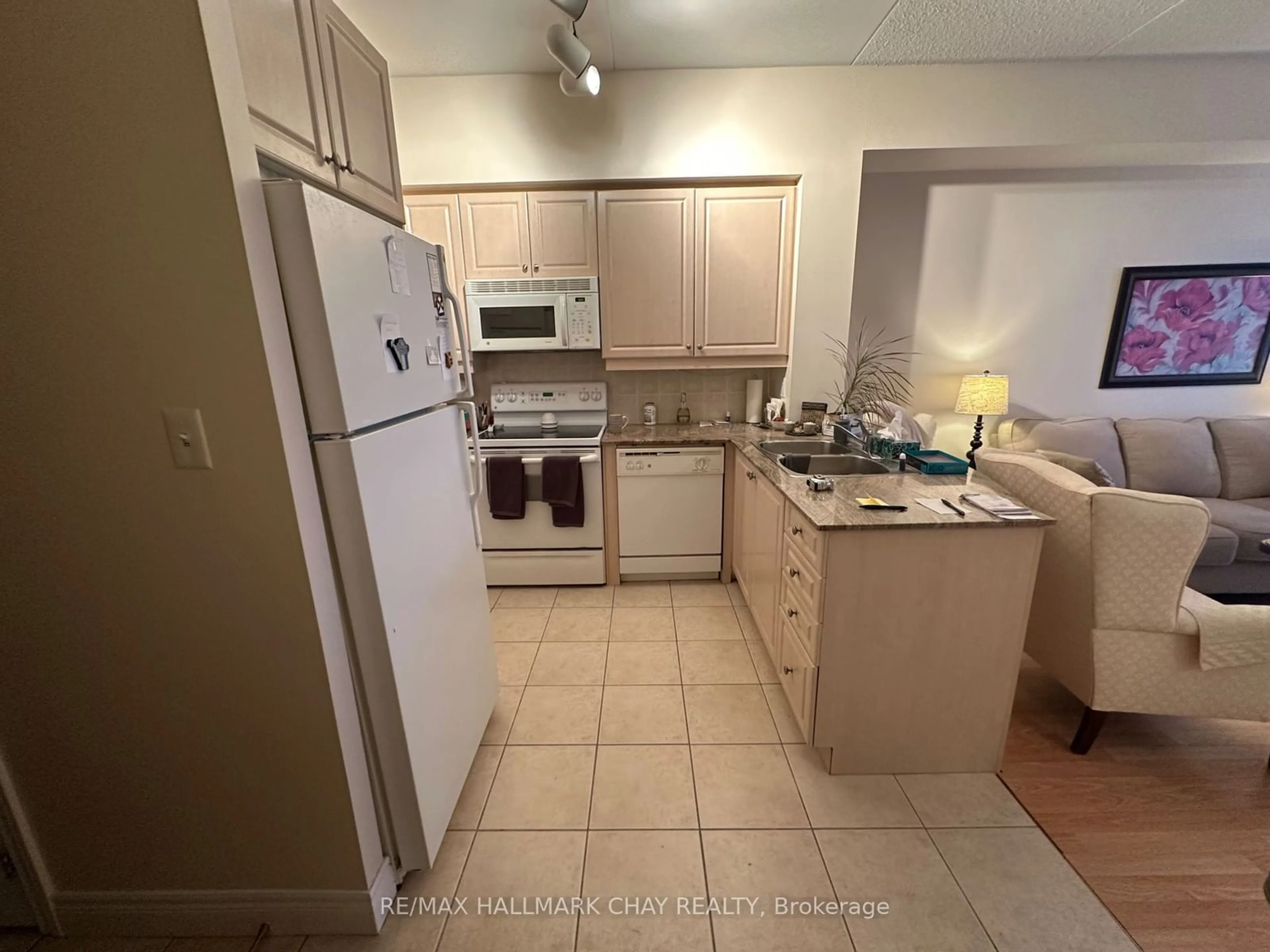 Standard kitchen, unknown for 280 Aberdeen Blvd #403-PH3, Midland Ontario L4R 5N4