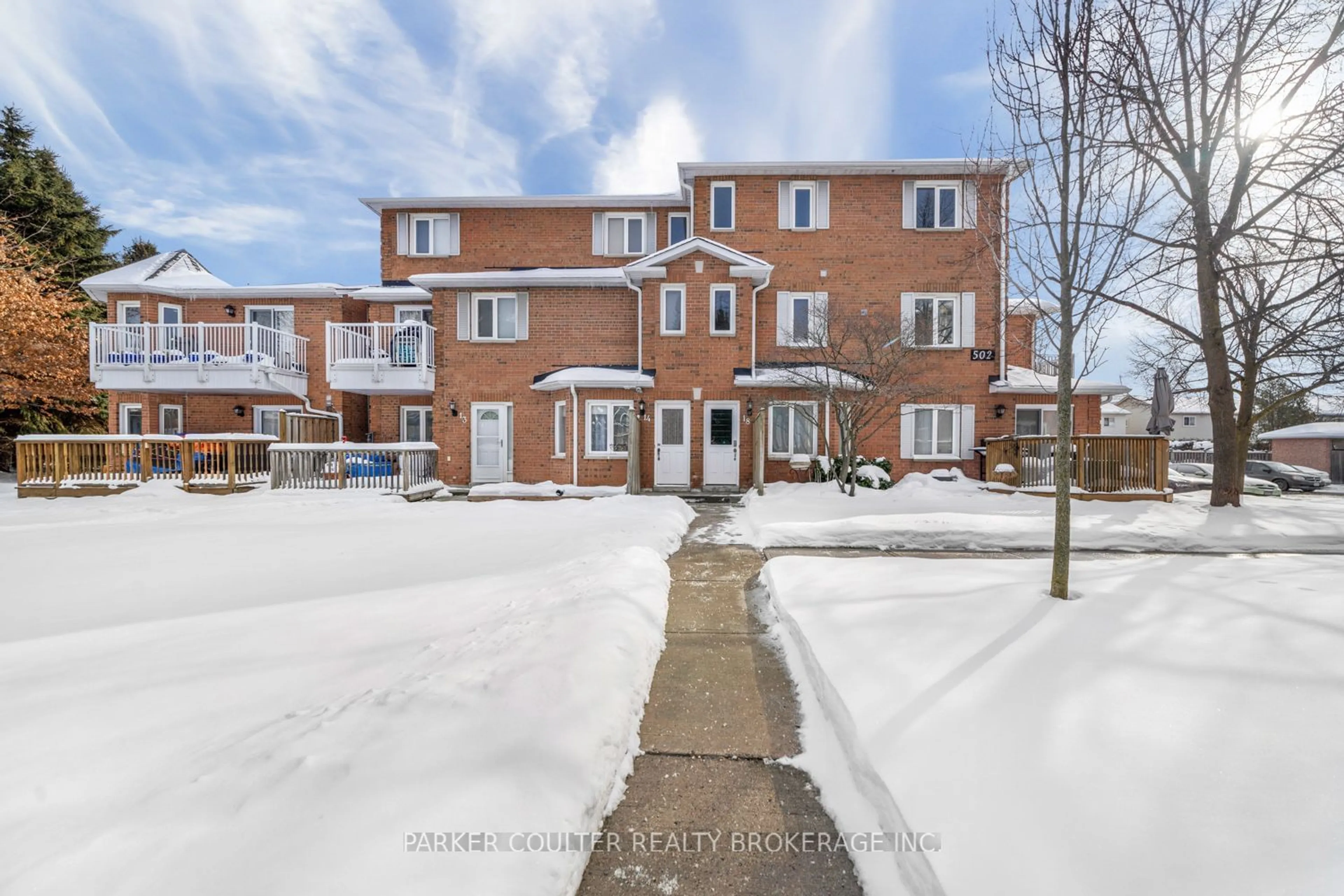 A pic from outside/outdoor area/front of a property/back of a property/a pic from drone, street for 502 Essa Rd #18, Barrie Ontario L4N 7L4