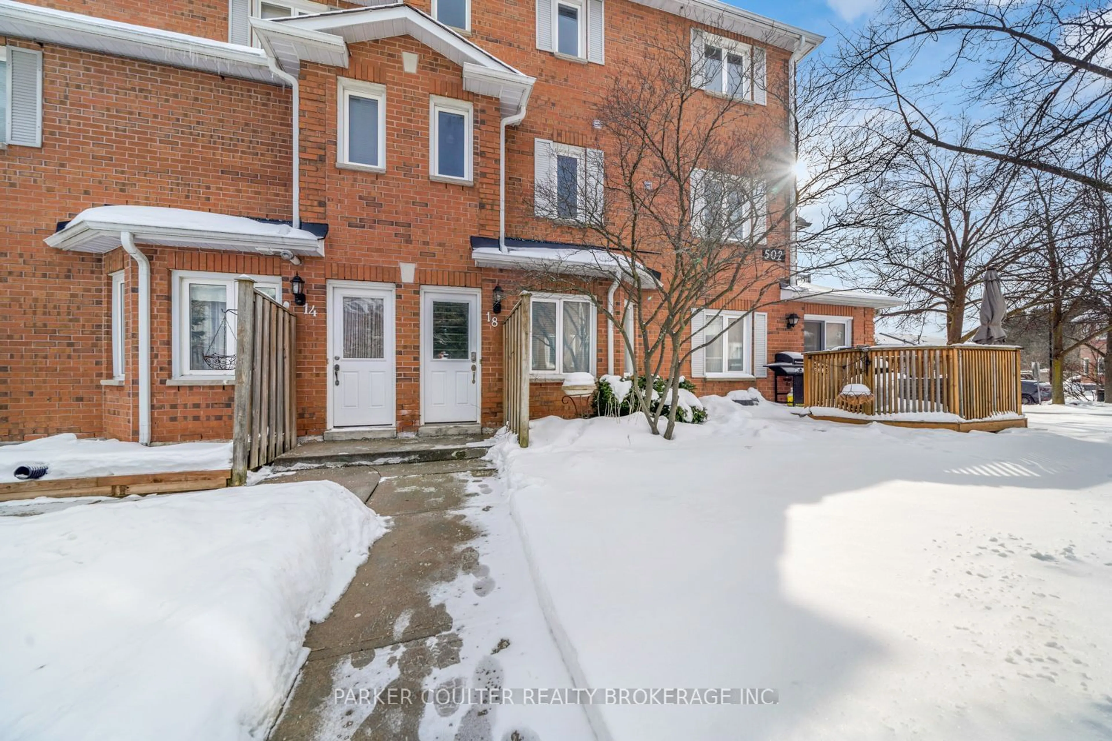 Patio, street for 502 Essa Rd #18, Barrie Ontario L4N 7L4