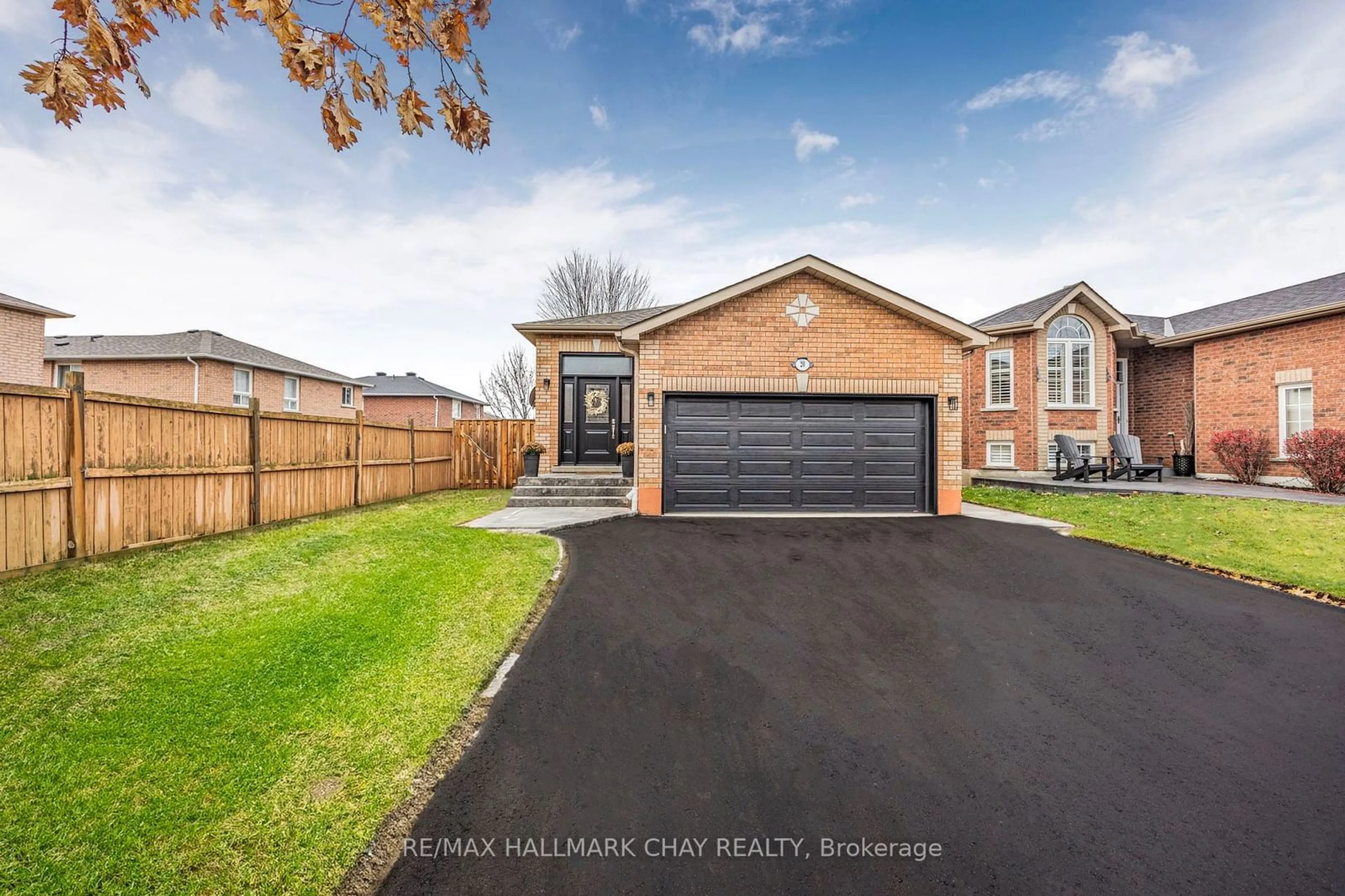 Home with brick exterior material, street for 20 Seline Cres, Barrie Ontario L4N 0Y7