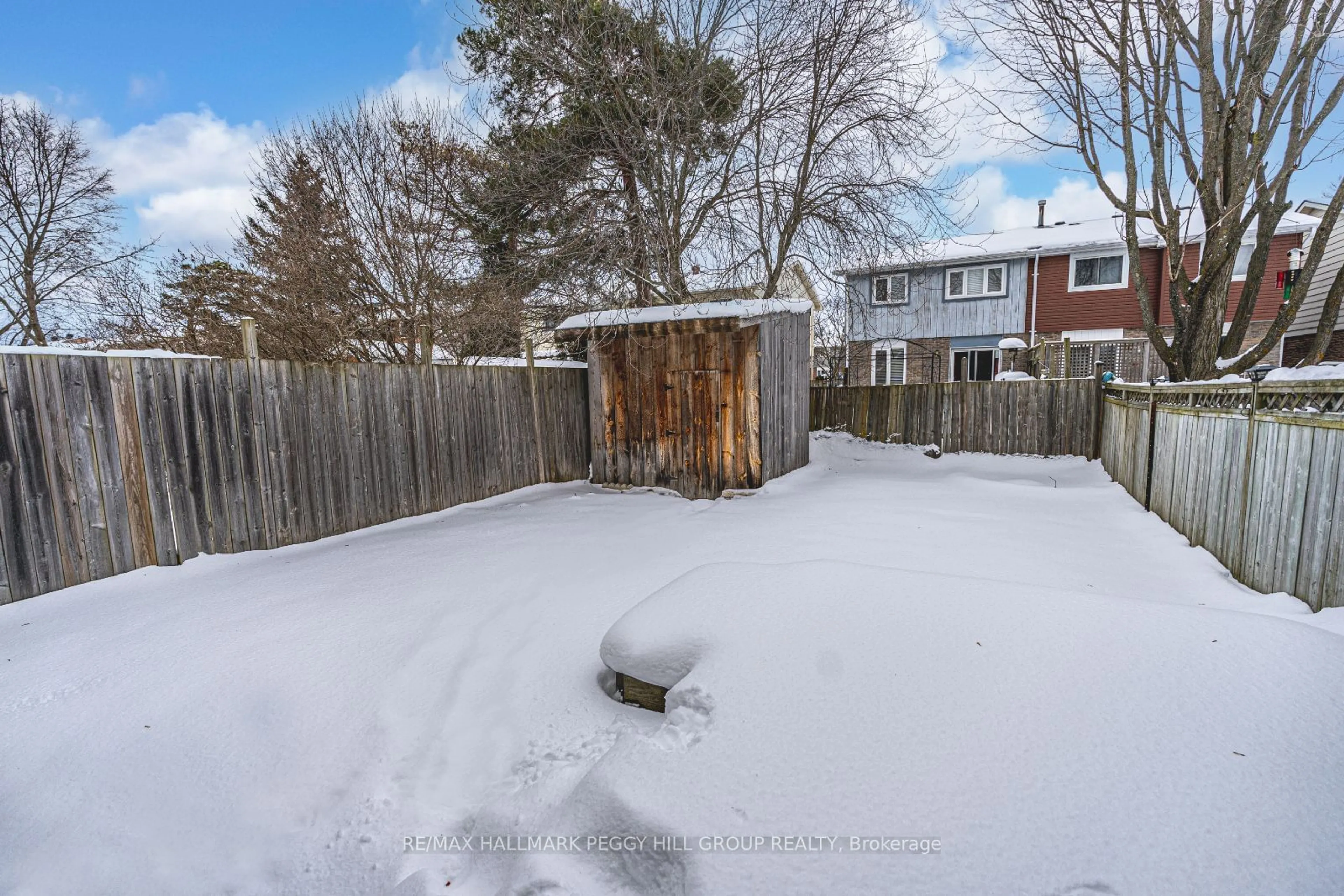 Shed for 94 Christie Cres, Barrie Ontario L4N 4W8