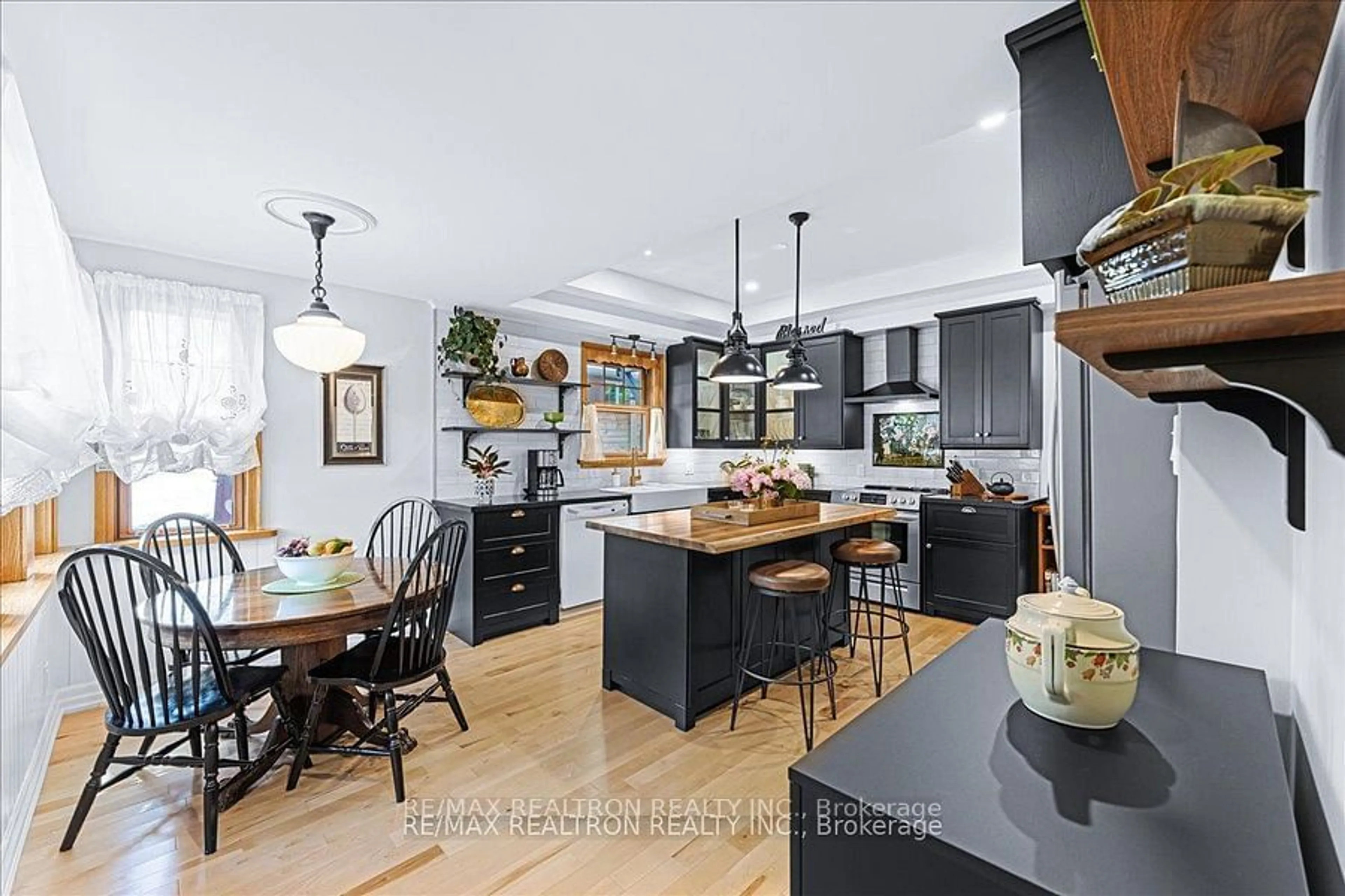 Open concept kitchen, unknown for 6 Mill St, Springwater Ontario L0L 1V0