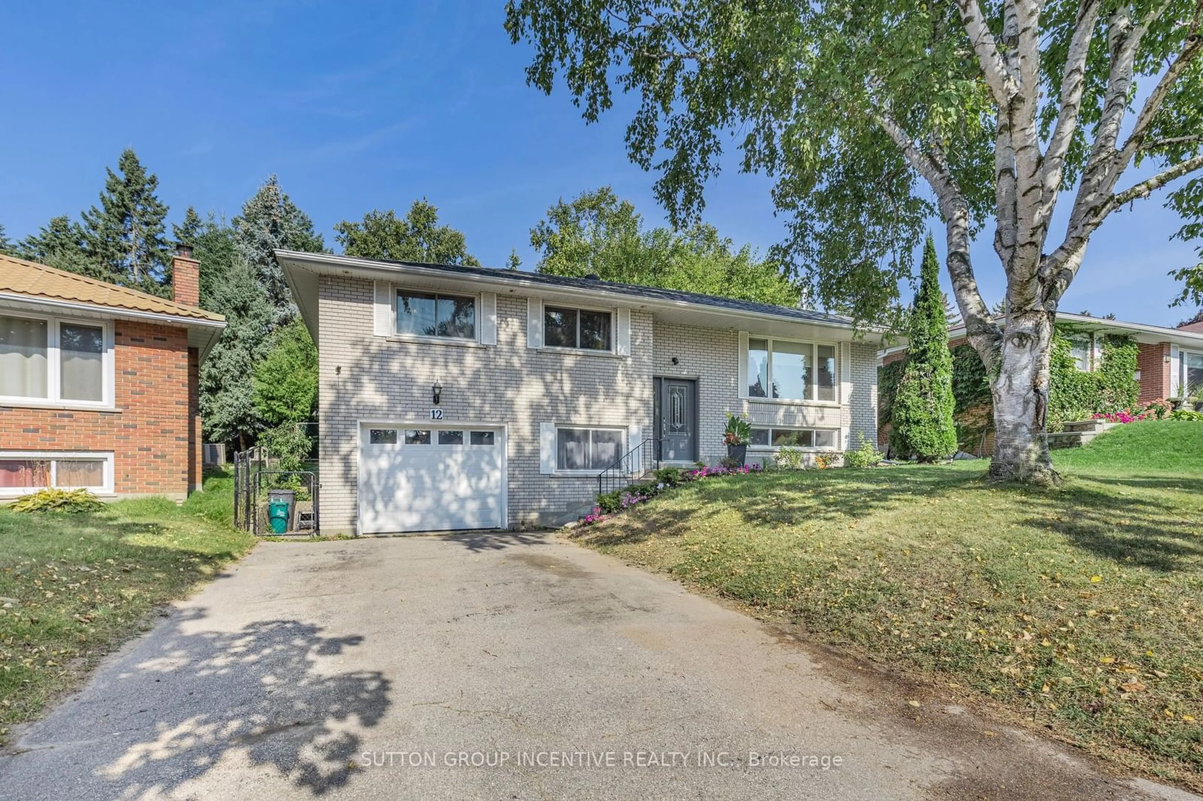 Unknown for 12 Roslyn Rd, Barrie Ontario L4M 2X6