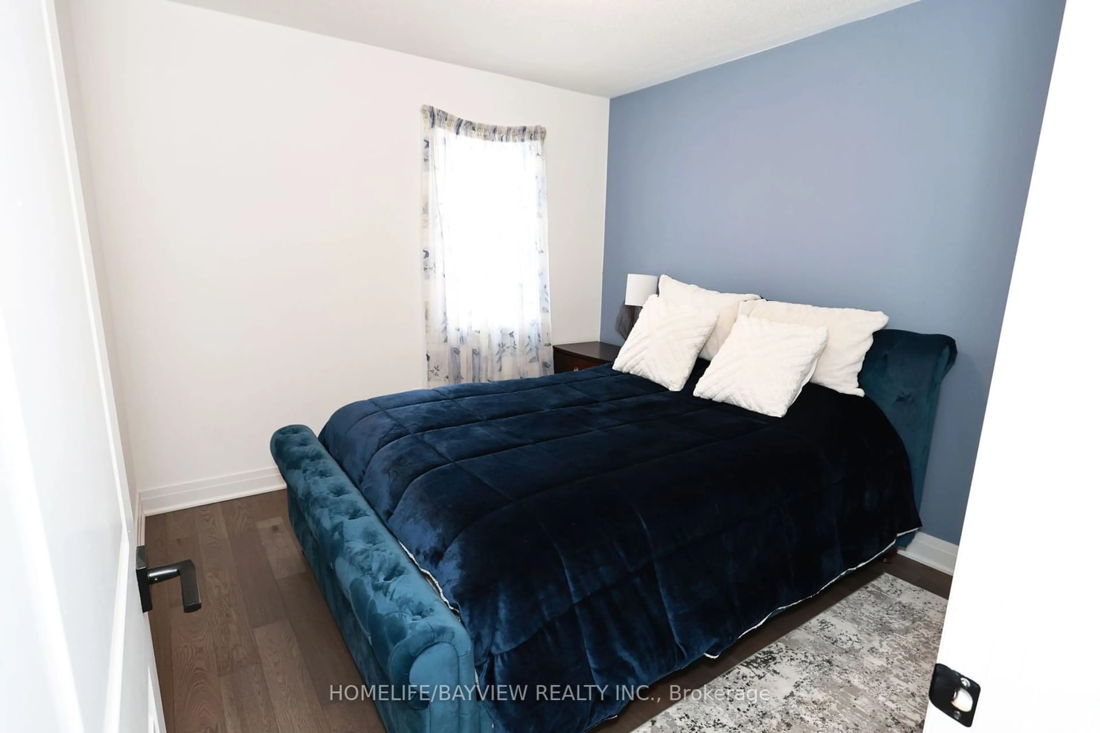 Bedroom with bed, unknown for 19 Albany St, Collingwood Ontario L9Y 3V3