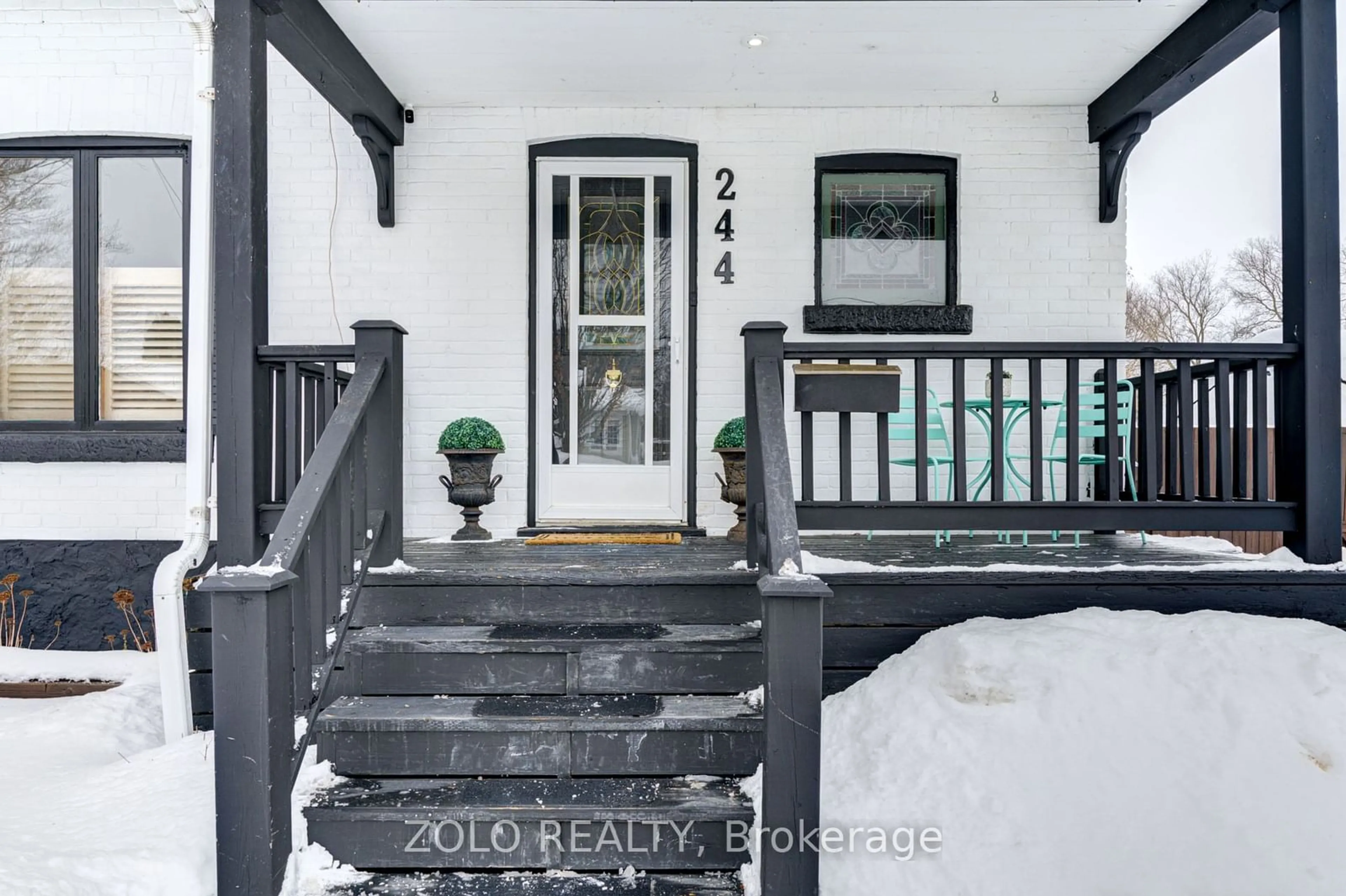 Indoor entryway for 244 Hugel Ave, Midland Ontario L4R 1T2