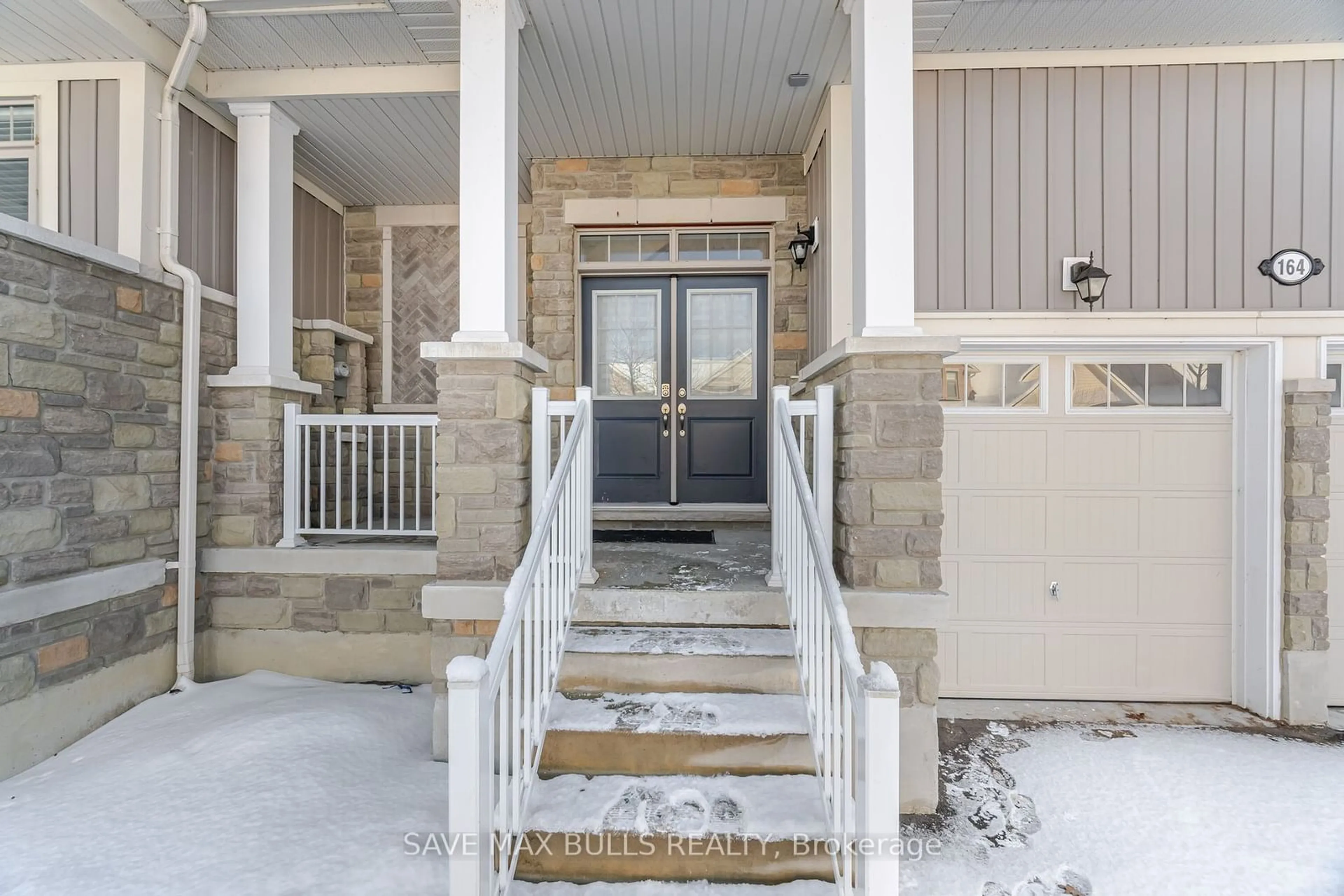 Indoor entryway for 164 Allegra Dr, Wasaga Beach Ontario L9Z 0H6