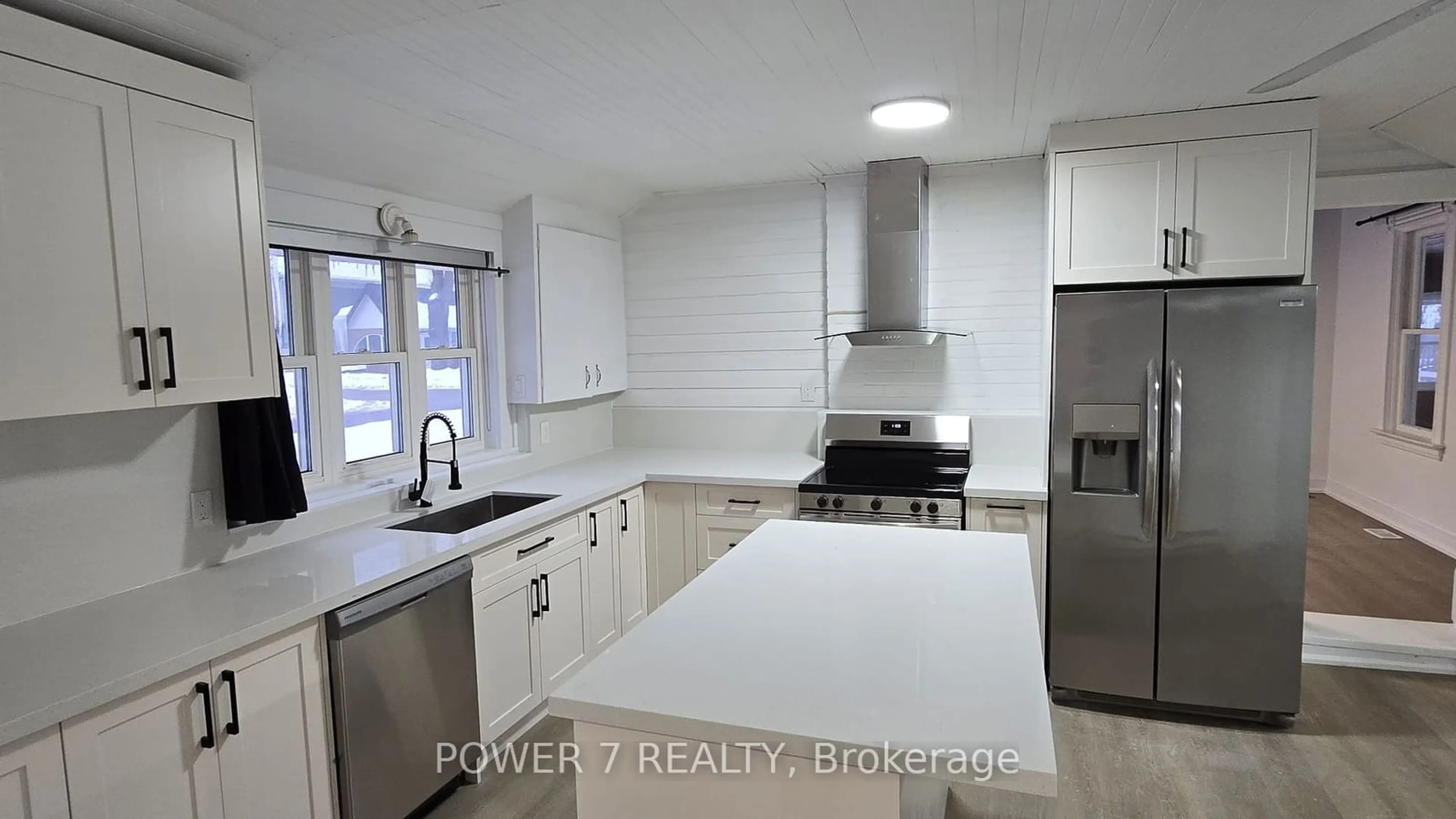 Open concept kitchen, ceramic/tile floor for 665 Driftwood Rd, Orillia Ontario L3V 1E1