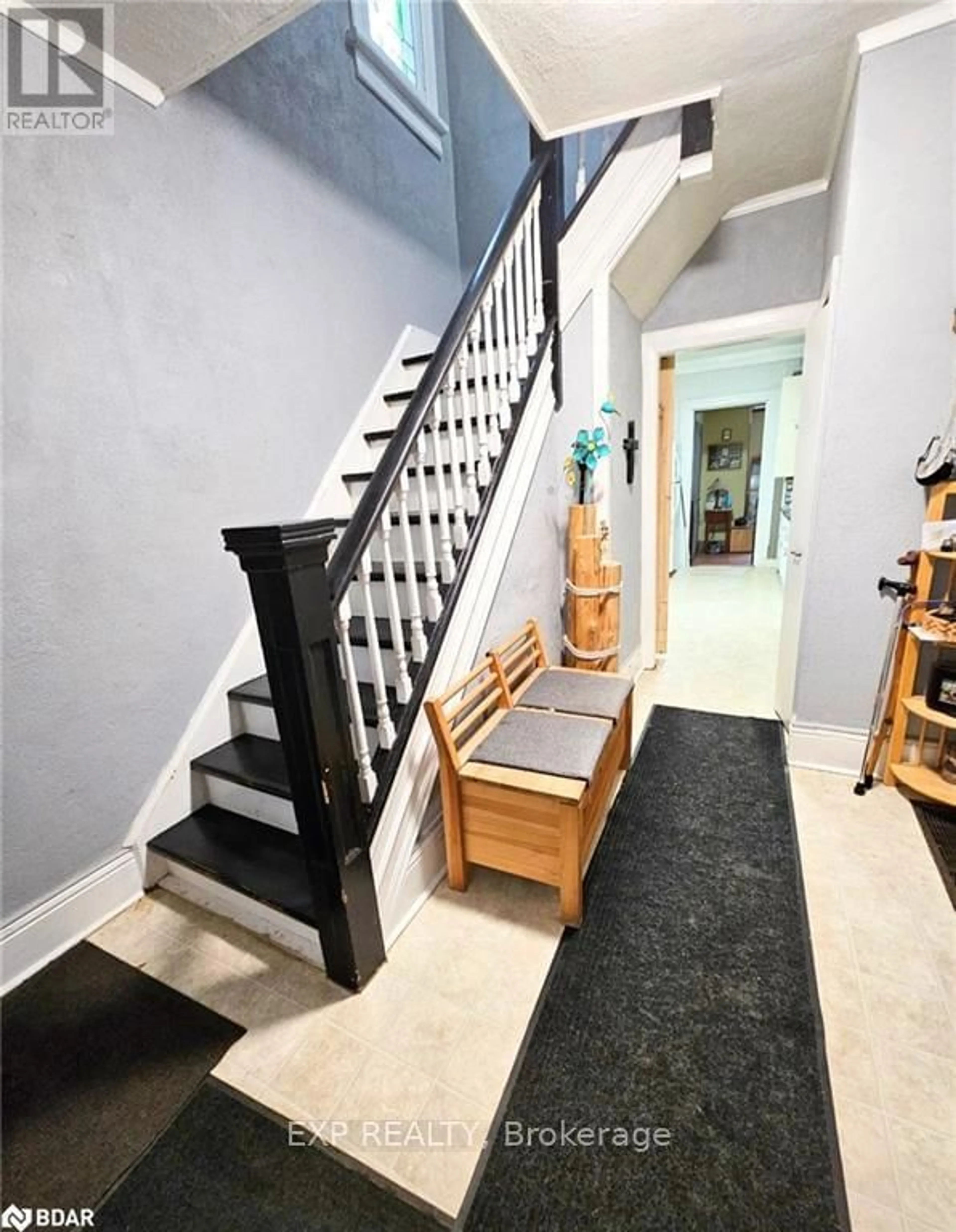 Indoor foyer for 23 River St, Severn Ontario L0K 1E0