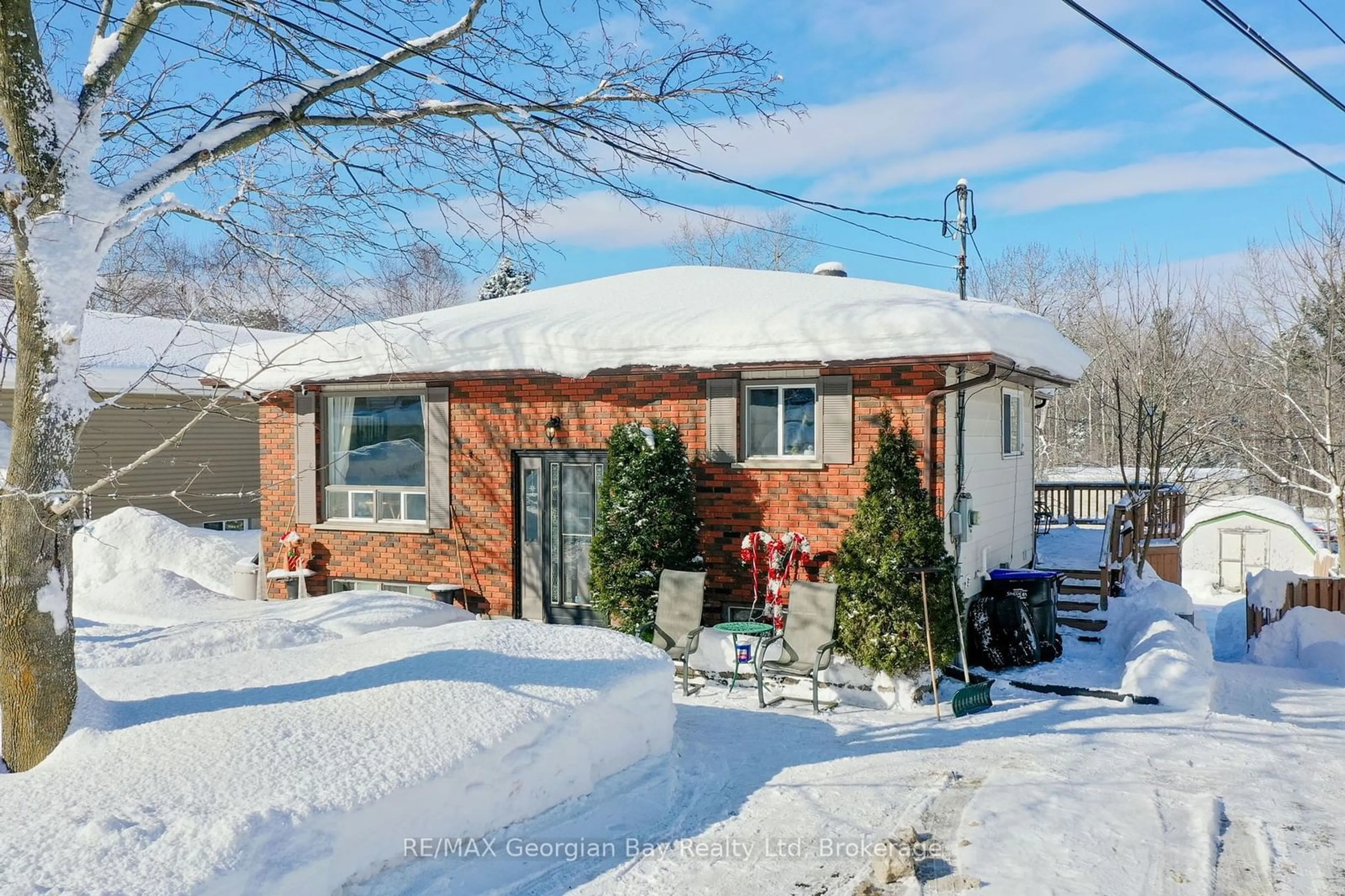 Home with brick exterior material, street for 758 Ontario St, Midland Ontario L4R 1A5