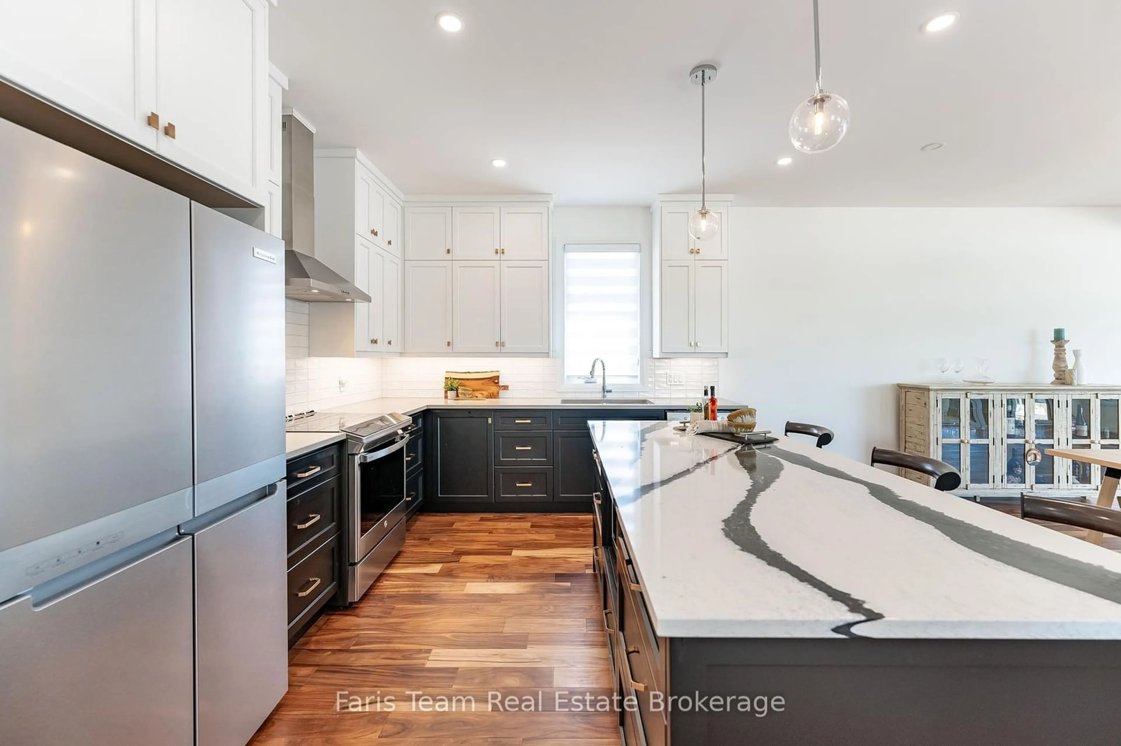 Contemporary kitchen, unknown for 38 Magazine St, Penetanguishene Ontario L9M 0W7