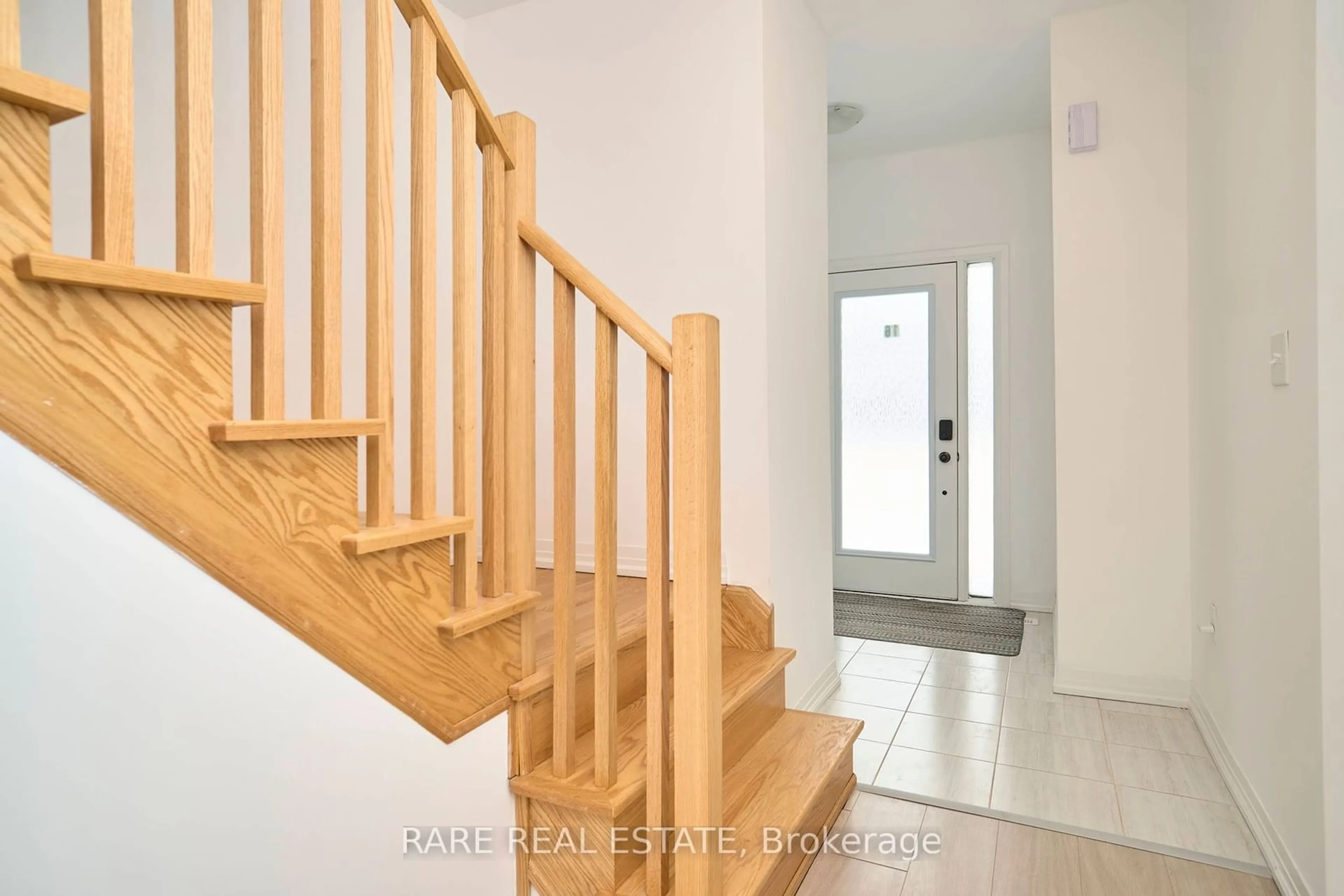 Stairs for 16 Fairlane Ave, Barrie Ontario L9J 0M9