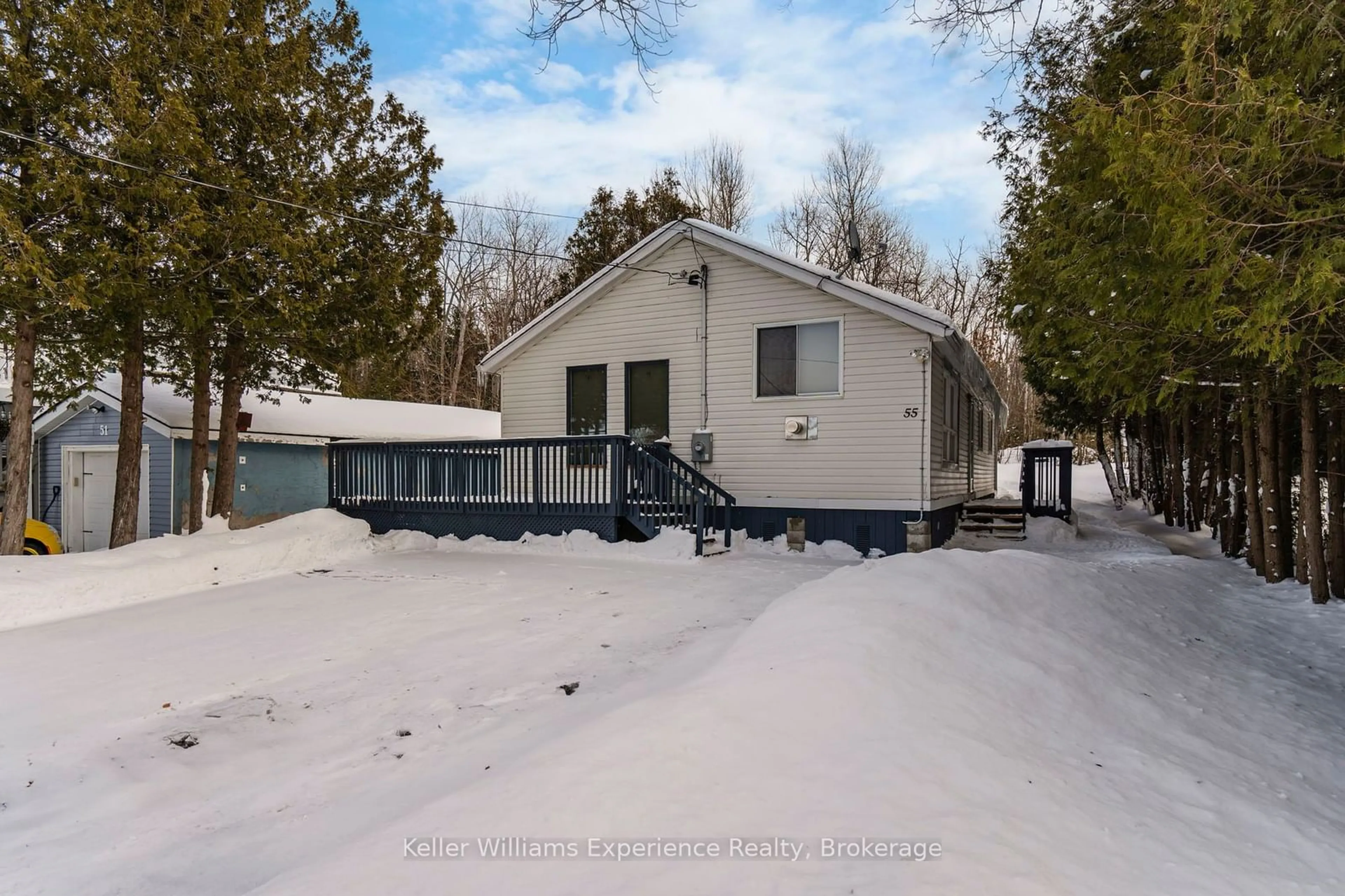 A pic from outside/outdoor area/front of a property/back of a property/a pic from drone, street for 55 Hoyt Ave, Tay Ontario L0K 2A0