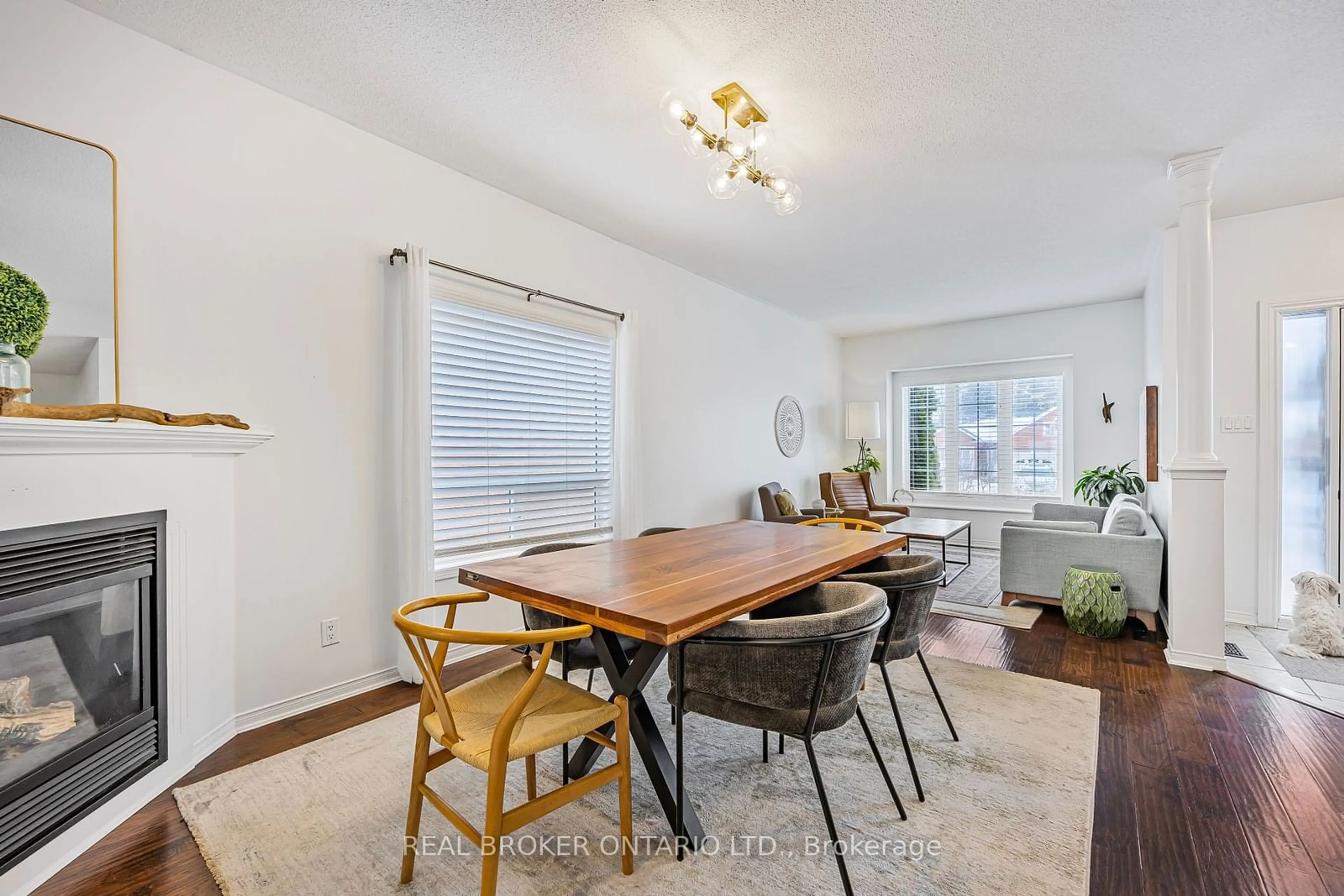 Dining room, wood/laminate floor for 59 Edwards Dr, Barrie Ontario L4N 9K8