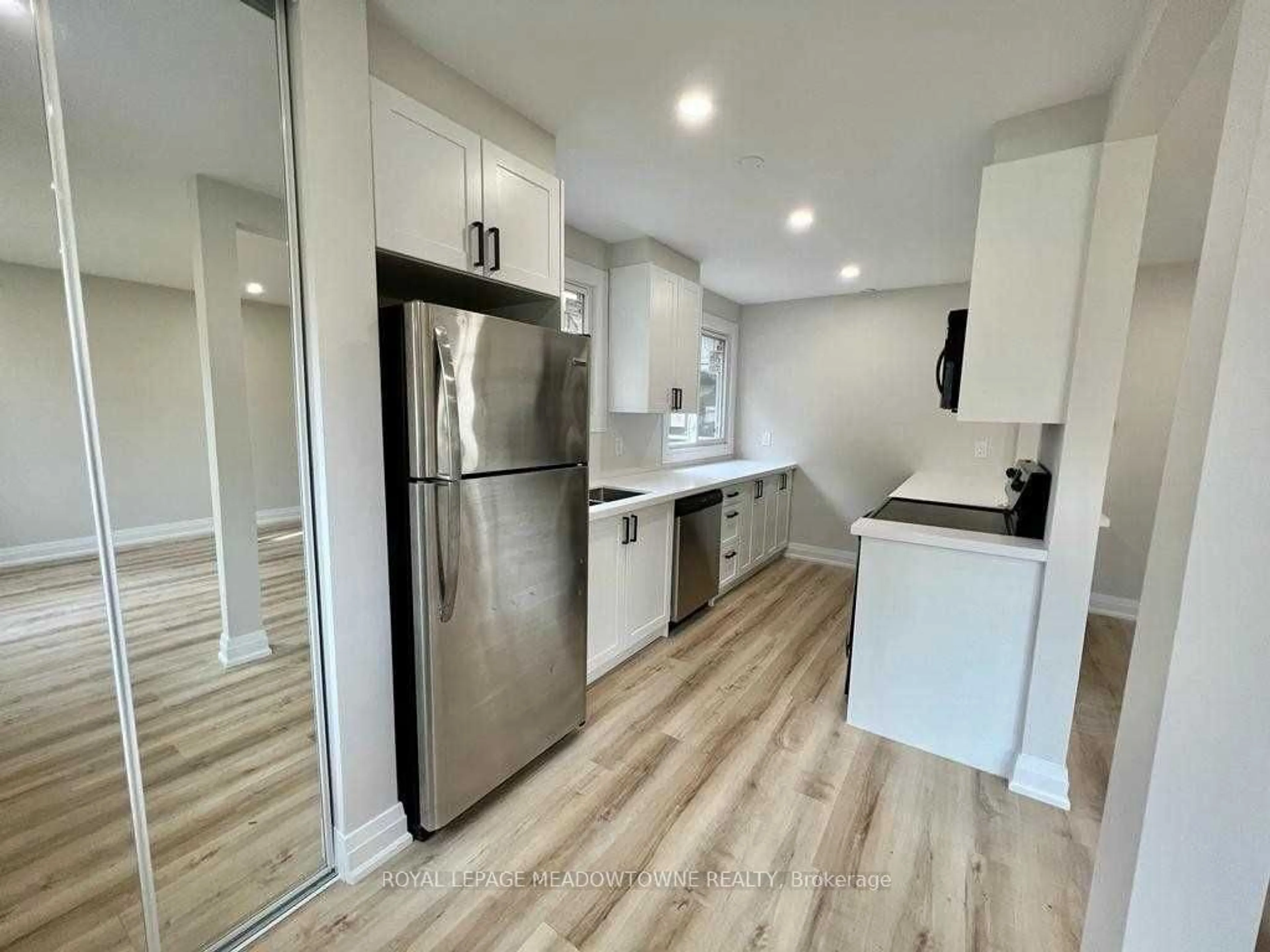 Open concept kitchen, unknown for 96 Janice Dr, Barrie Ontario L4N 5N4