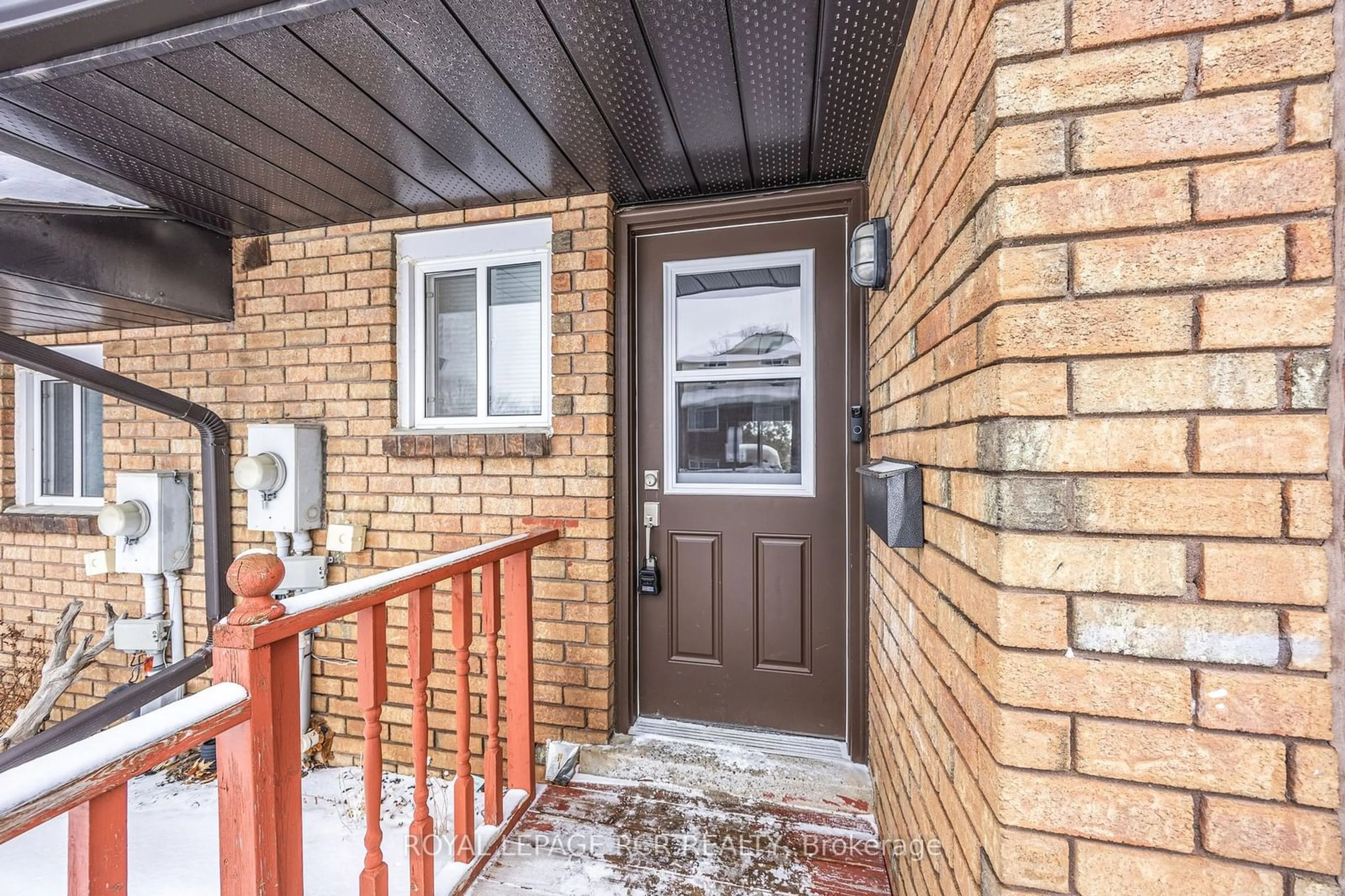 Indoor entryway for 34 Loggers Run #57, Barrie Ontario L4N 6W3