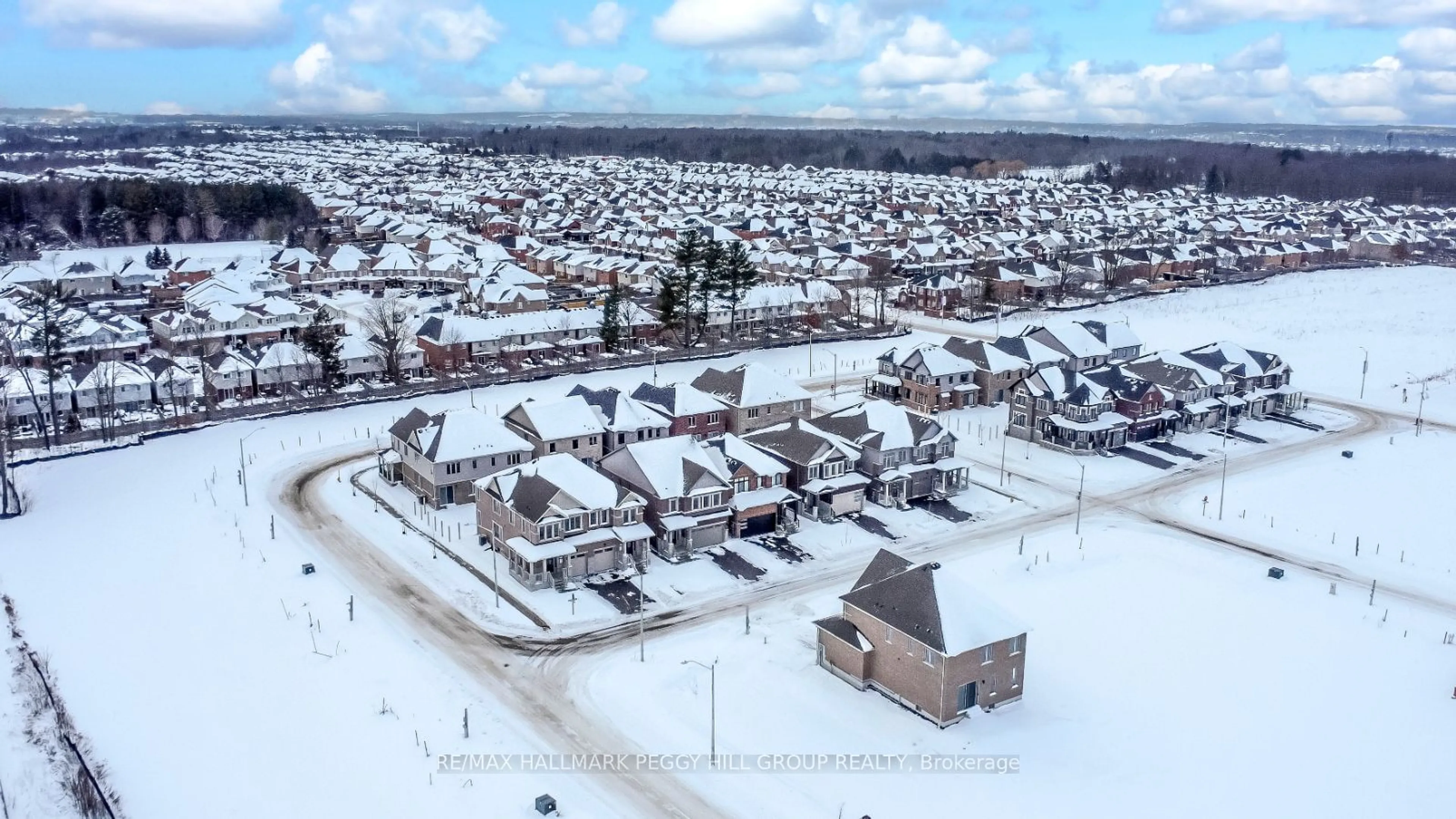 A pic from outside/outdoor area/front of a property/back of a property/a pic from drone, street for 9 Amsterdam Dr, Barrie Ontario L9J 0Z4