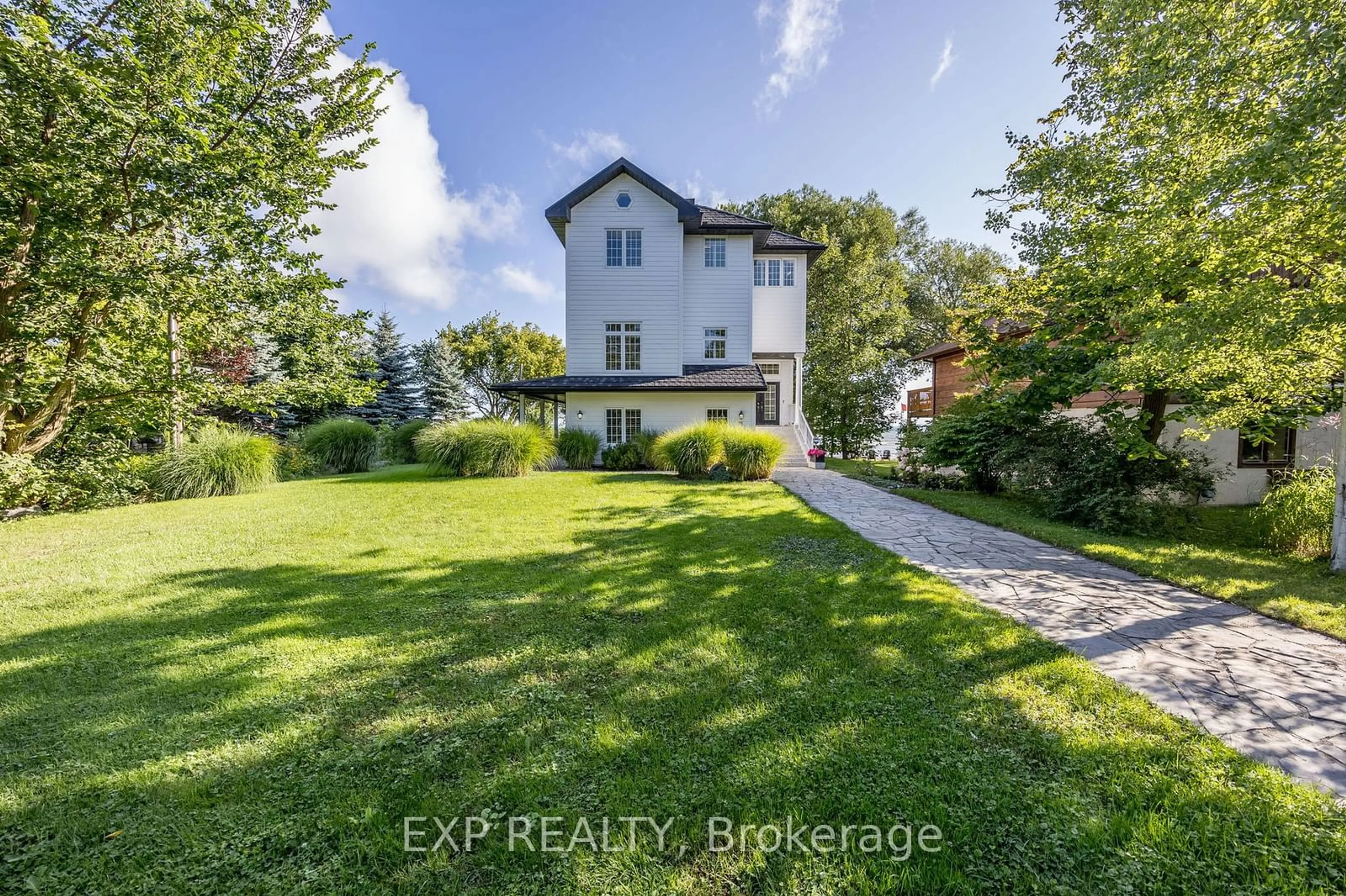 A pic from outside/outdoor area/front of a property/back of a property/a pic from drone, street for 75 Indian Tr, Collingwood Ontario L9Y 0X2